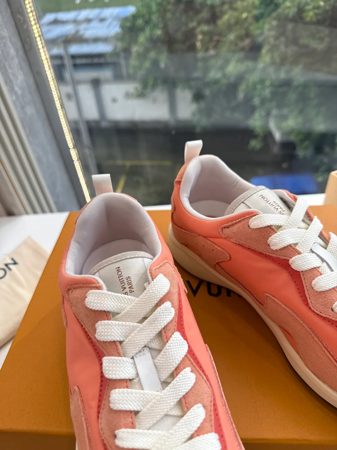Women's Sneakers LOUIS VUITTON 18053500