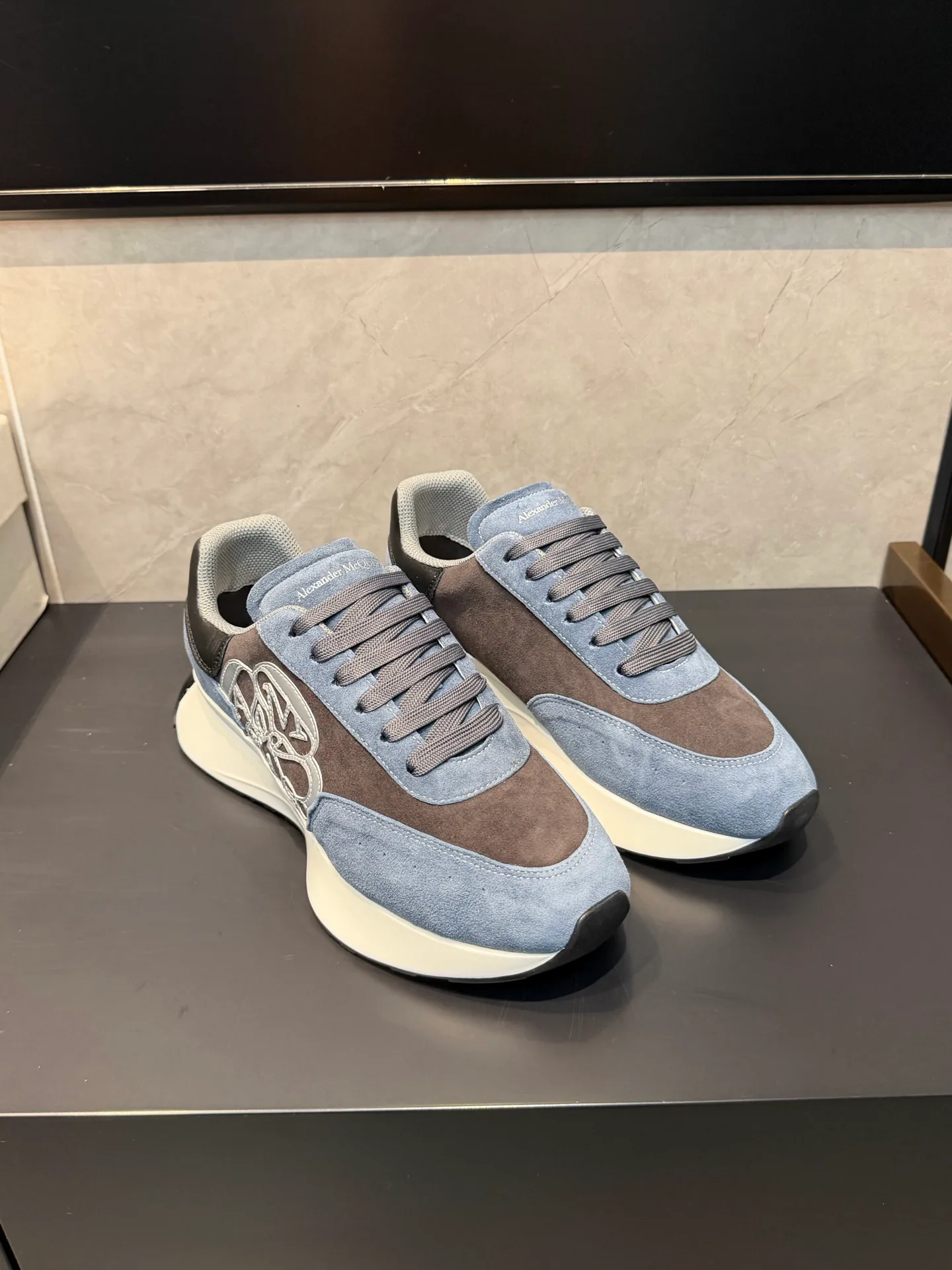 Women's Sneakers ALEXANDER MCQUEEN 18363894