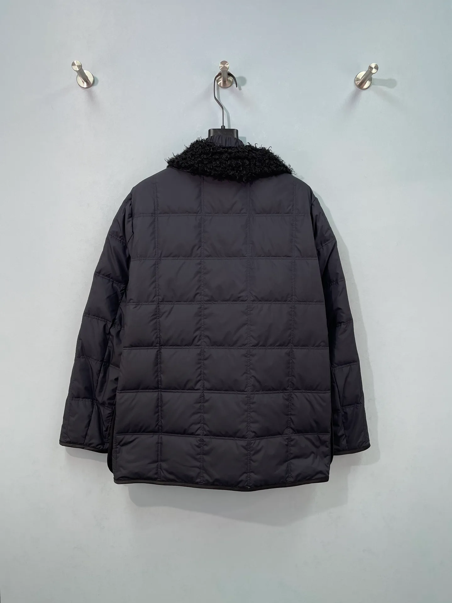 Women's Jackets And Down Jackets MONCLER 17913398