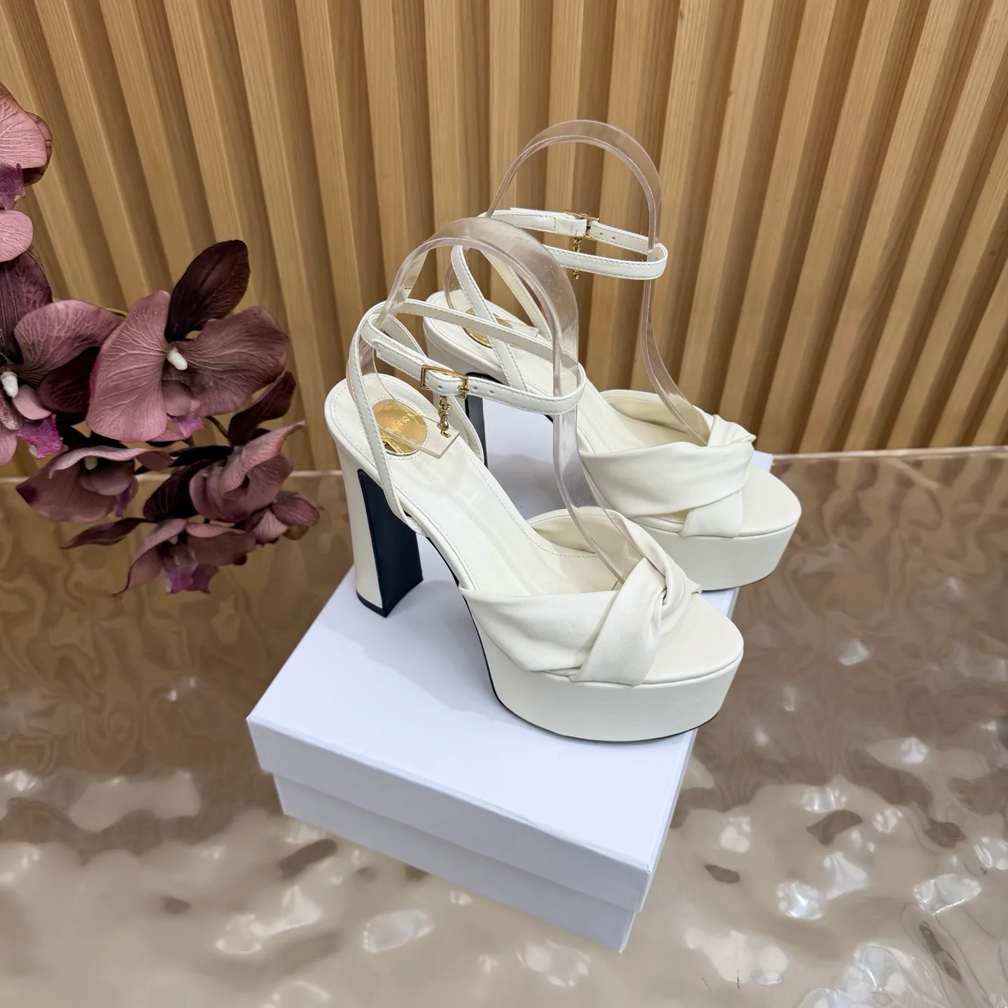 Women's Open-Toe Sandals SAINT LAURENT 18235640