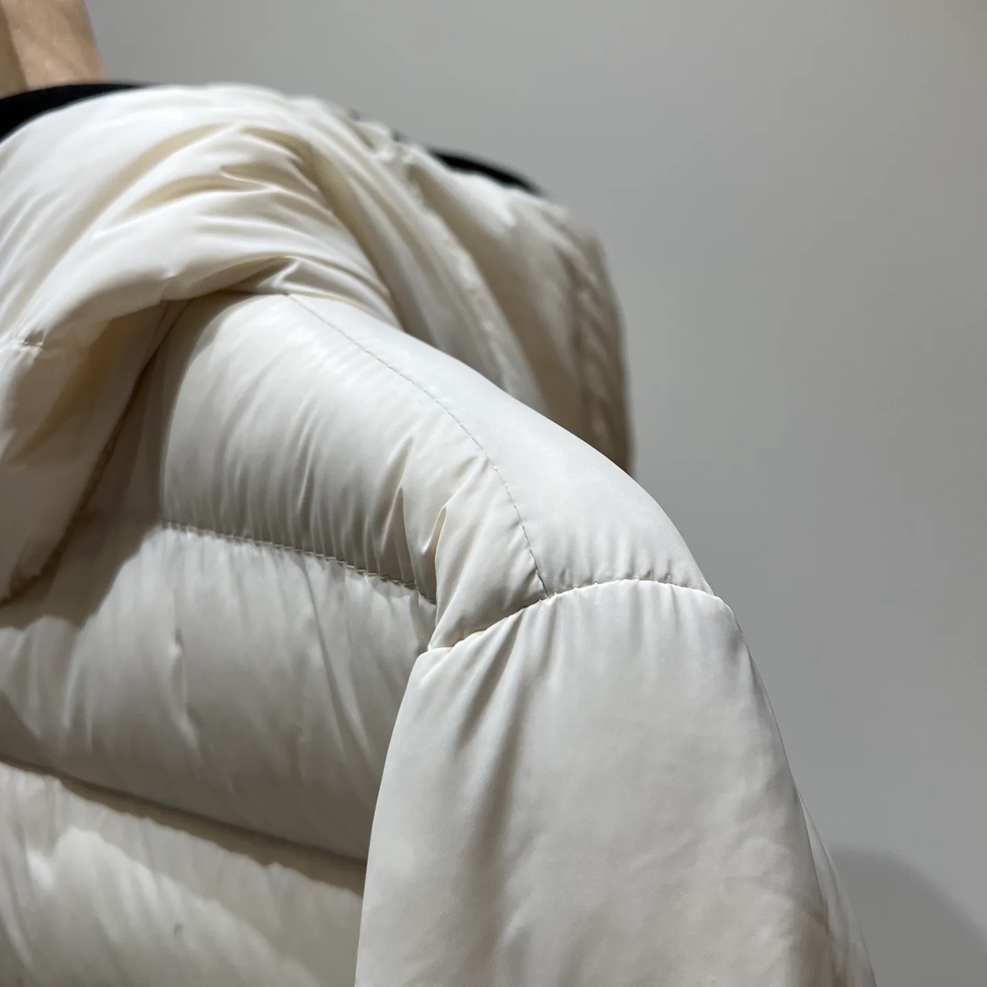 Women's Jackets And Down Jackets MONCLER 18336958