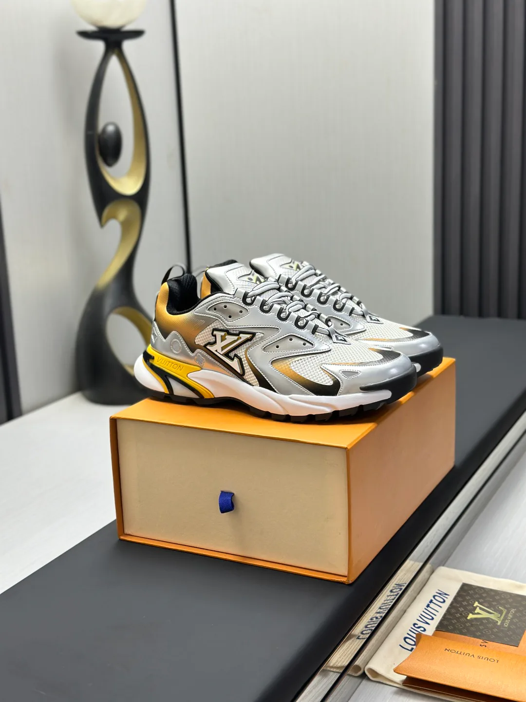 Men's Sneakers LOUIS VUITTON 18211981