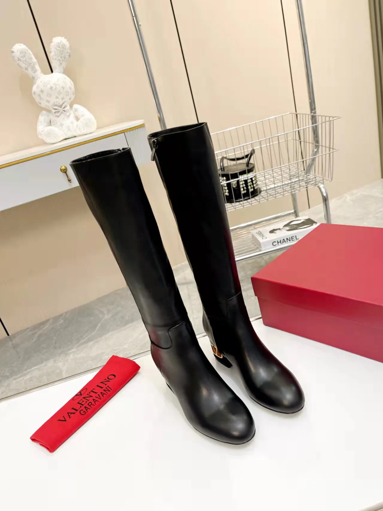 Women's Boots VALENTINO 17956938
