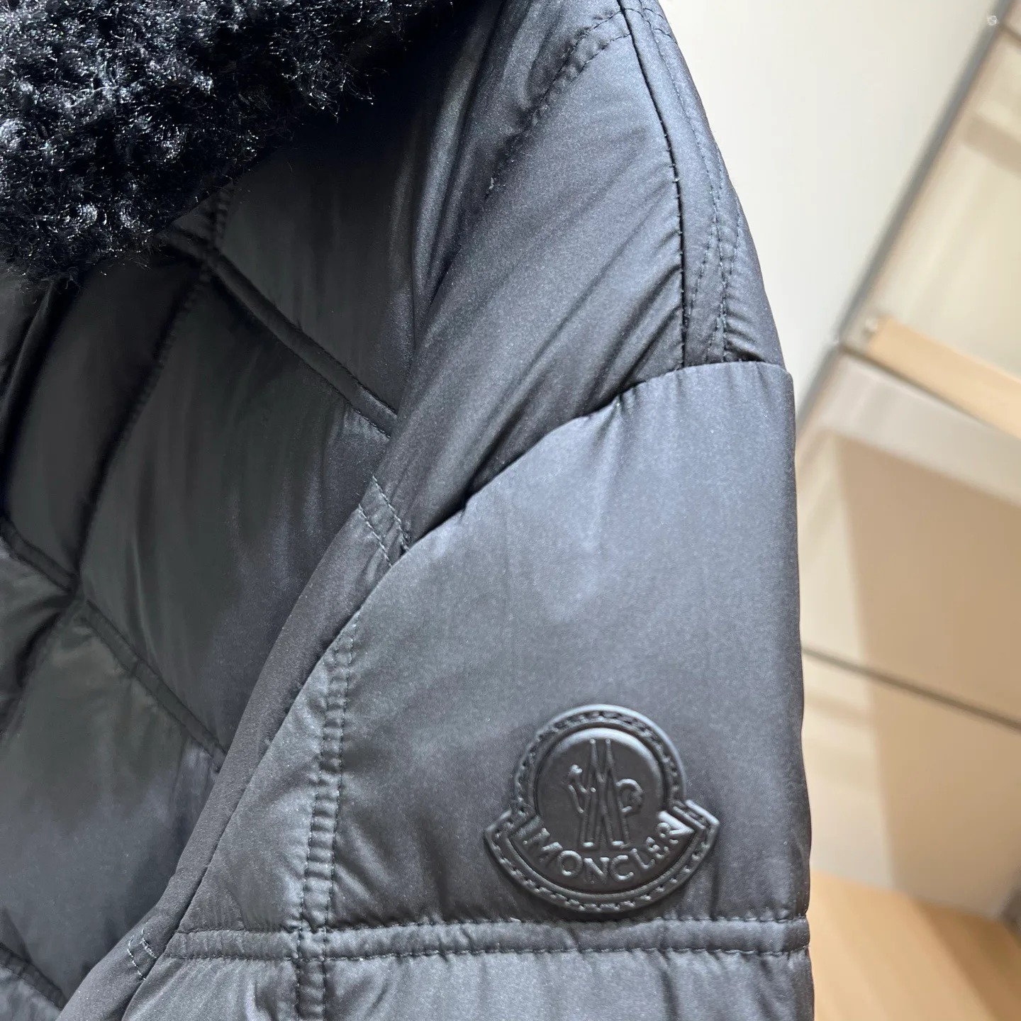 Women's Jackets And Down Jackets MONCLER 18036513