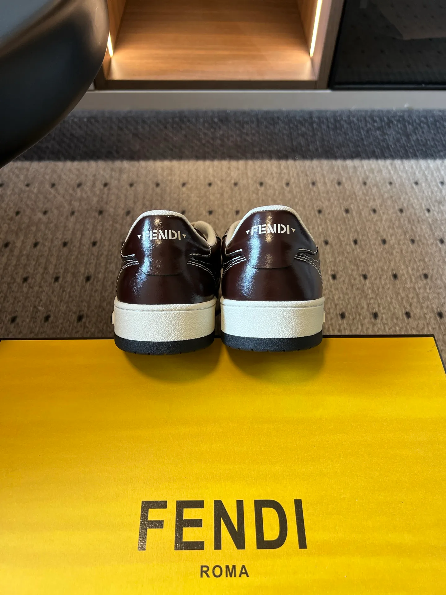Women's Sneakers FENDI 18121020