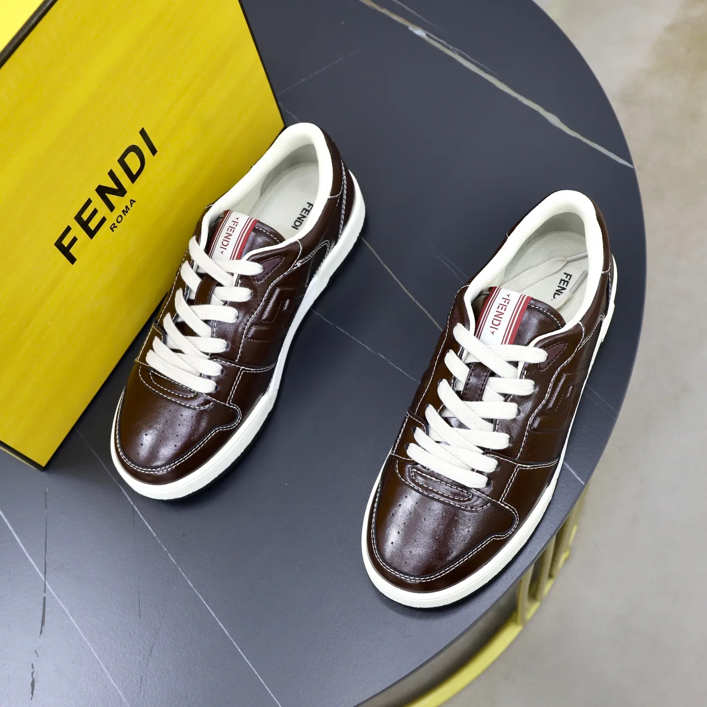 Women's Sneakers FENDI 18516272