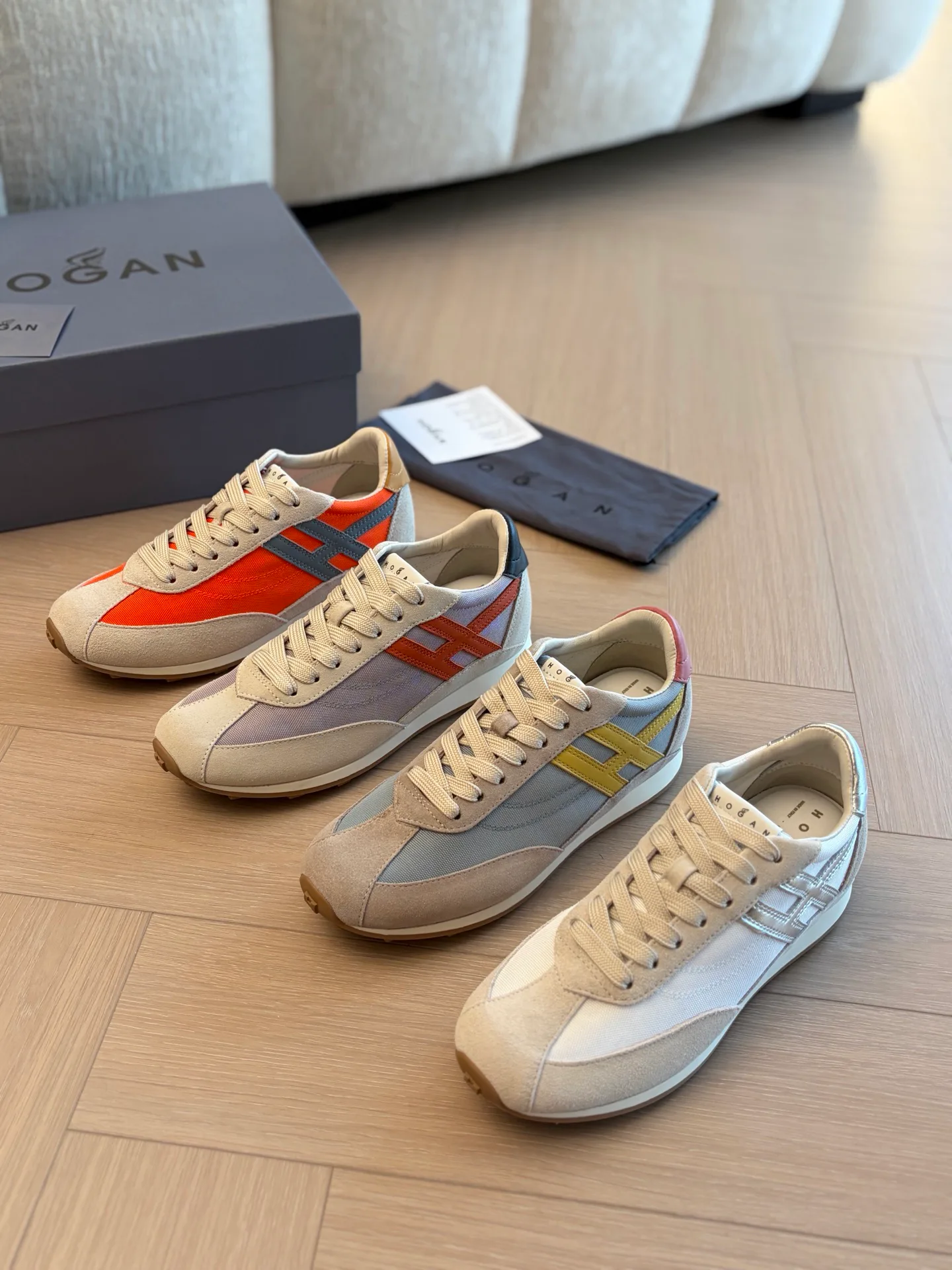 Women's Sneakers HOGAN 18063998
