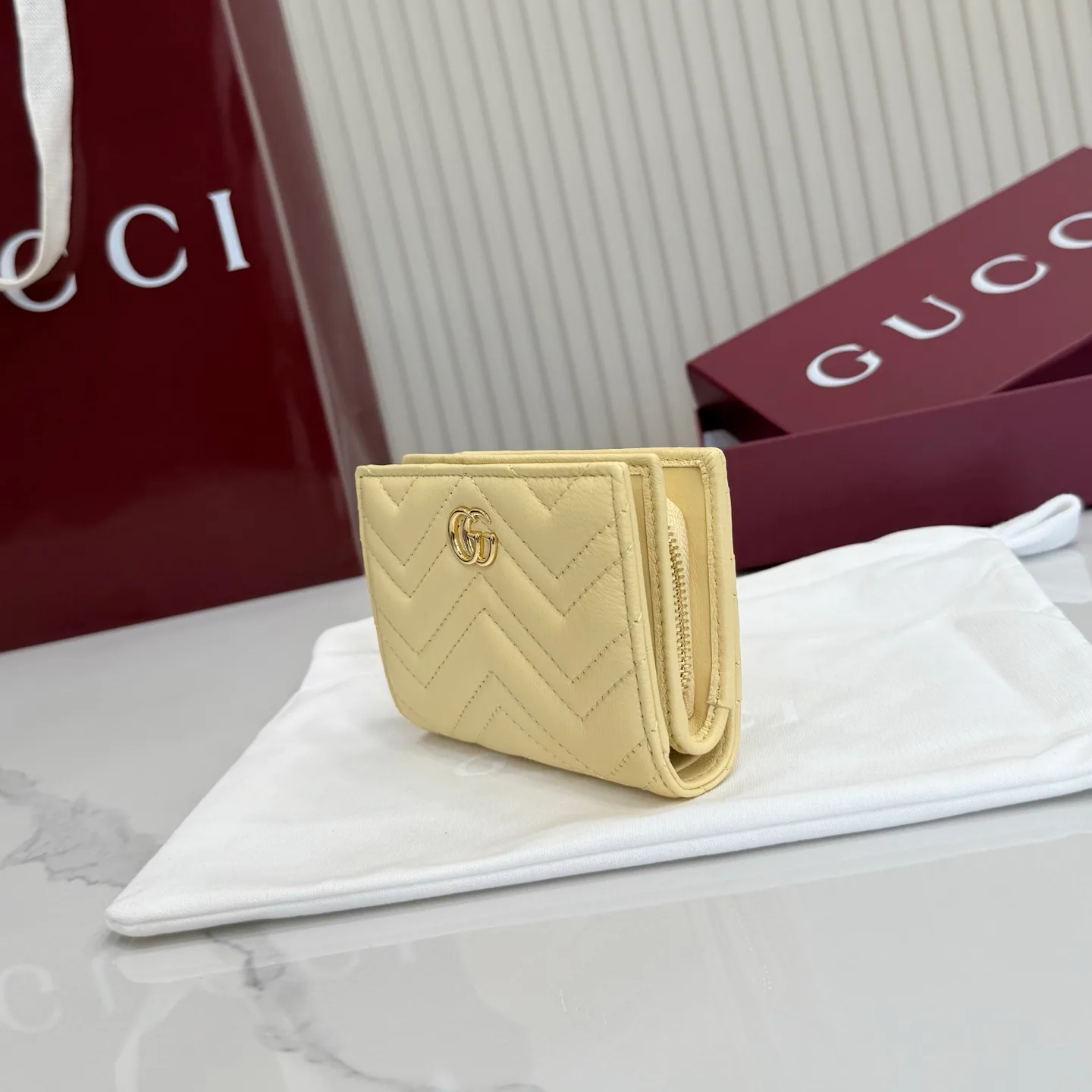Women's Clutches GUCCI 17948236