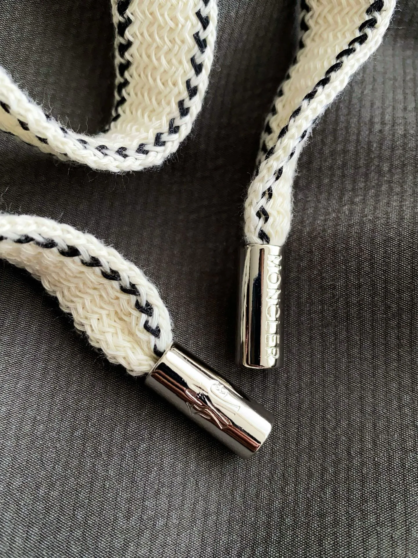 Брюки Мужские Moncler 18566308