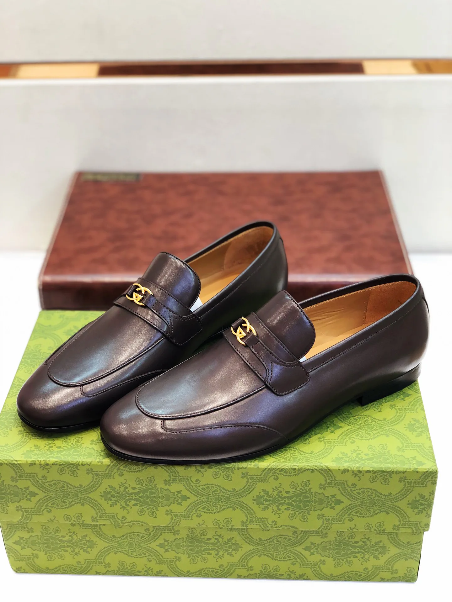 Men's Loafers And Dress Shoes GUCCI 17955382
