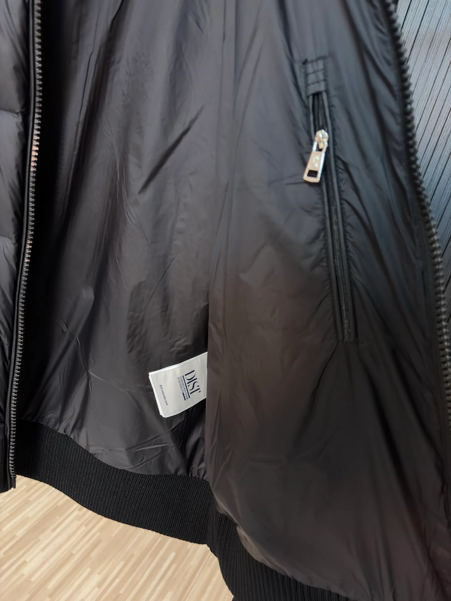 Women's Jackets And Down Jackets MONCLER 18391737