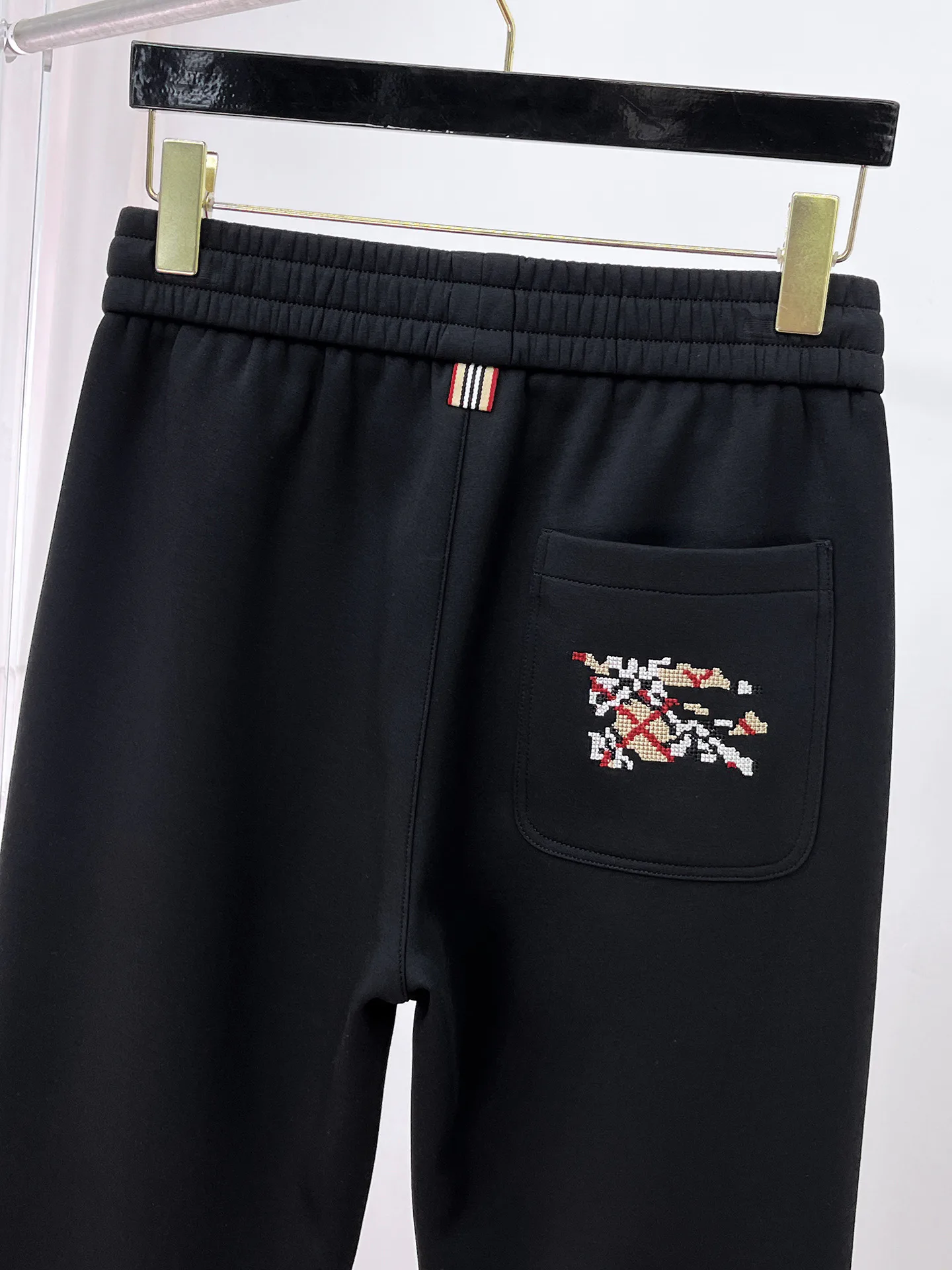 Men's Trousers BURBERRY 18399415
