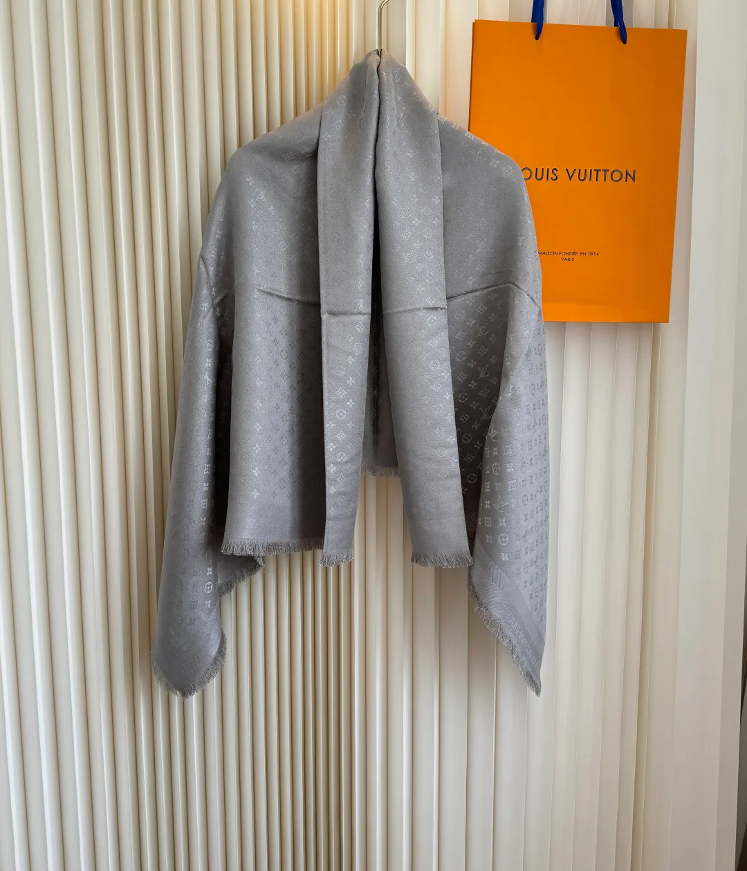 Scarves LOUIS VUITTON 17827482