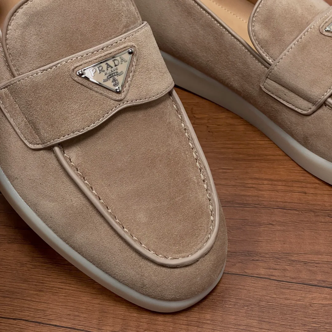 Men's Loafers And Dress Shoes PRADA 17971384