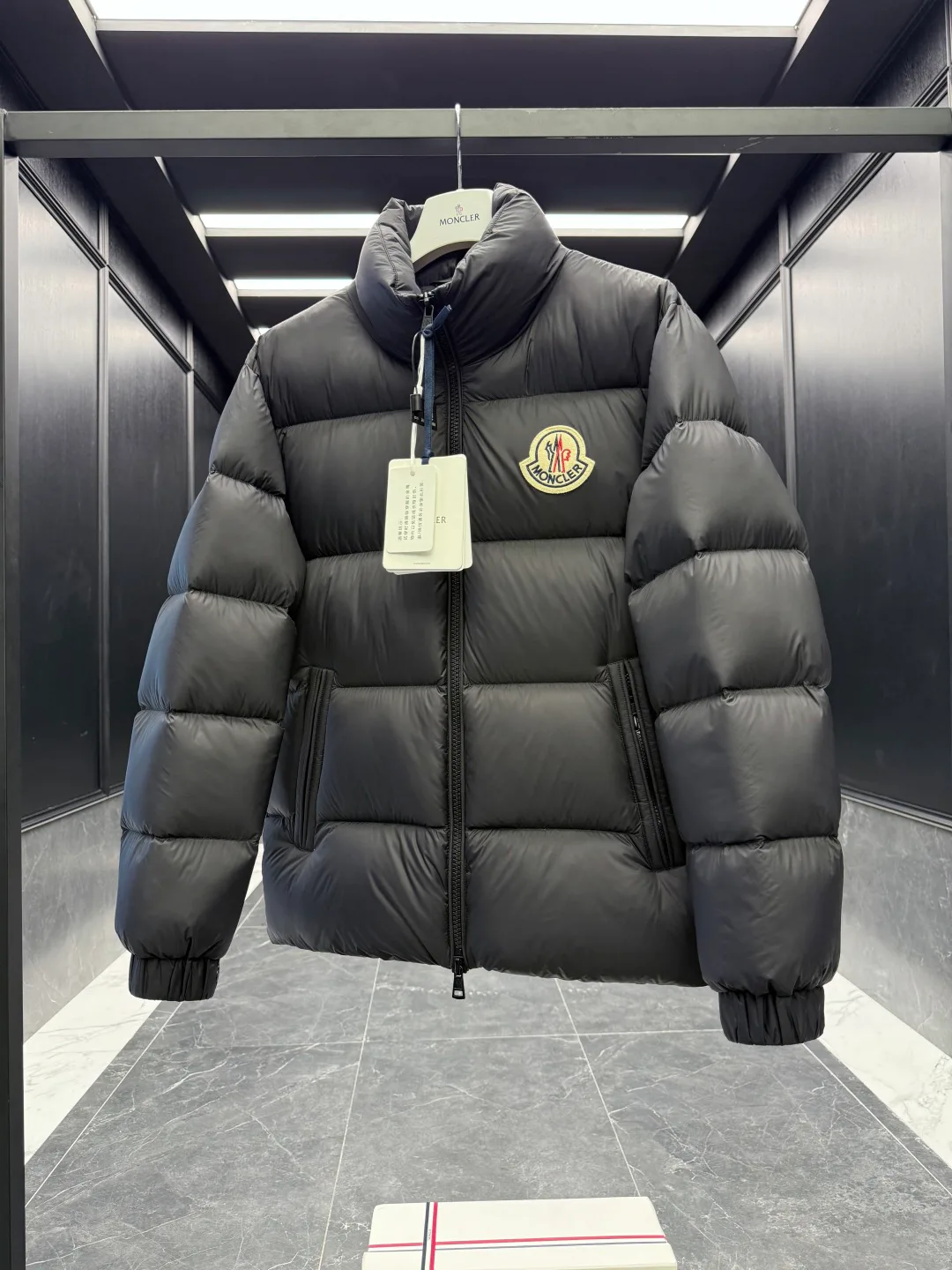 Men's Jackets And Down Jackets MONCLER 17918146