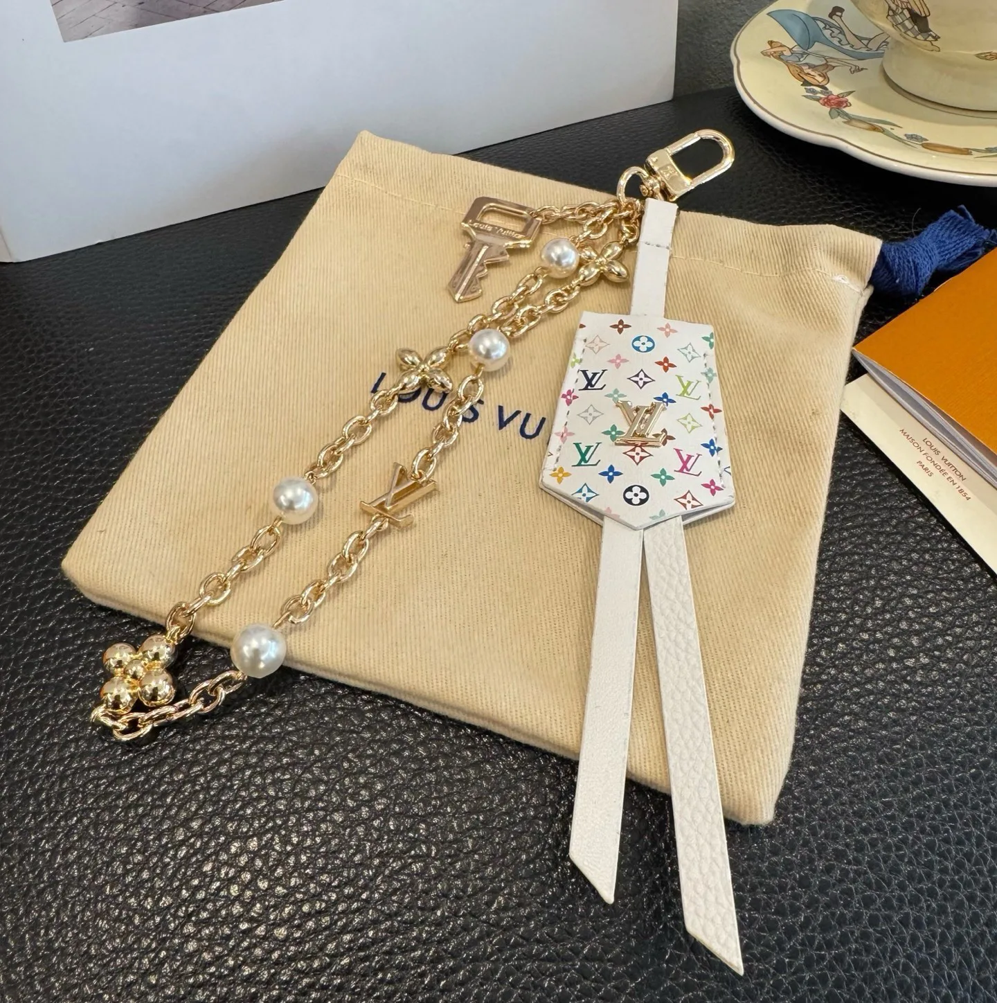 Key Cases LOUIS VUITTON 18013296