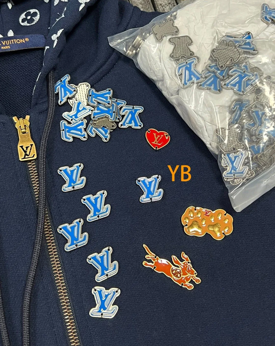 Men's Sweatshirts And Hoodies LOUIS VUITTON 17852634