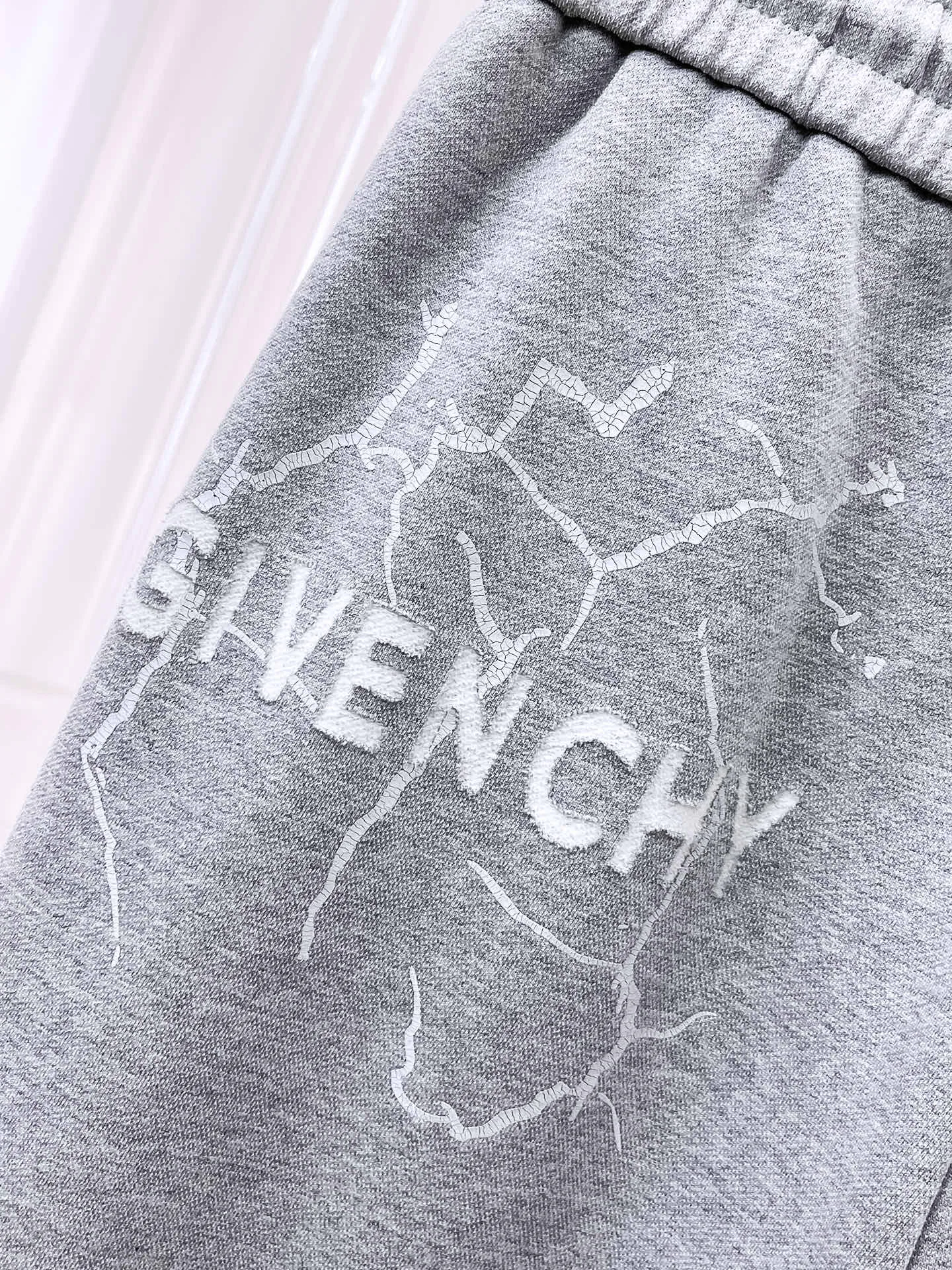 Men's Trousers GIVENCHY 18399377