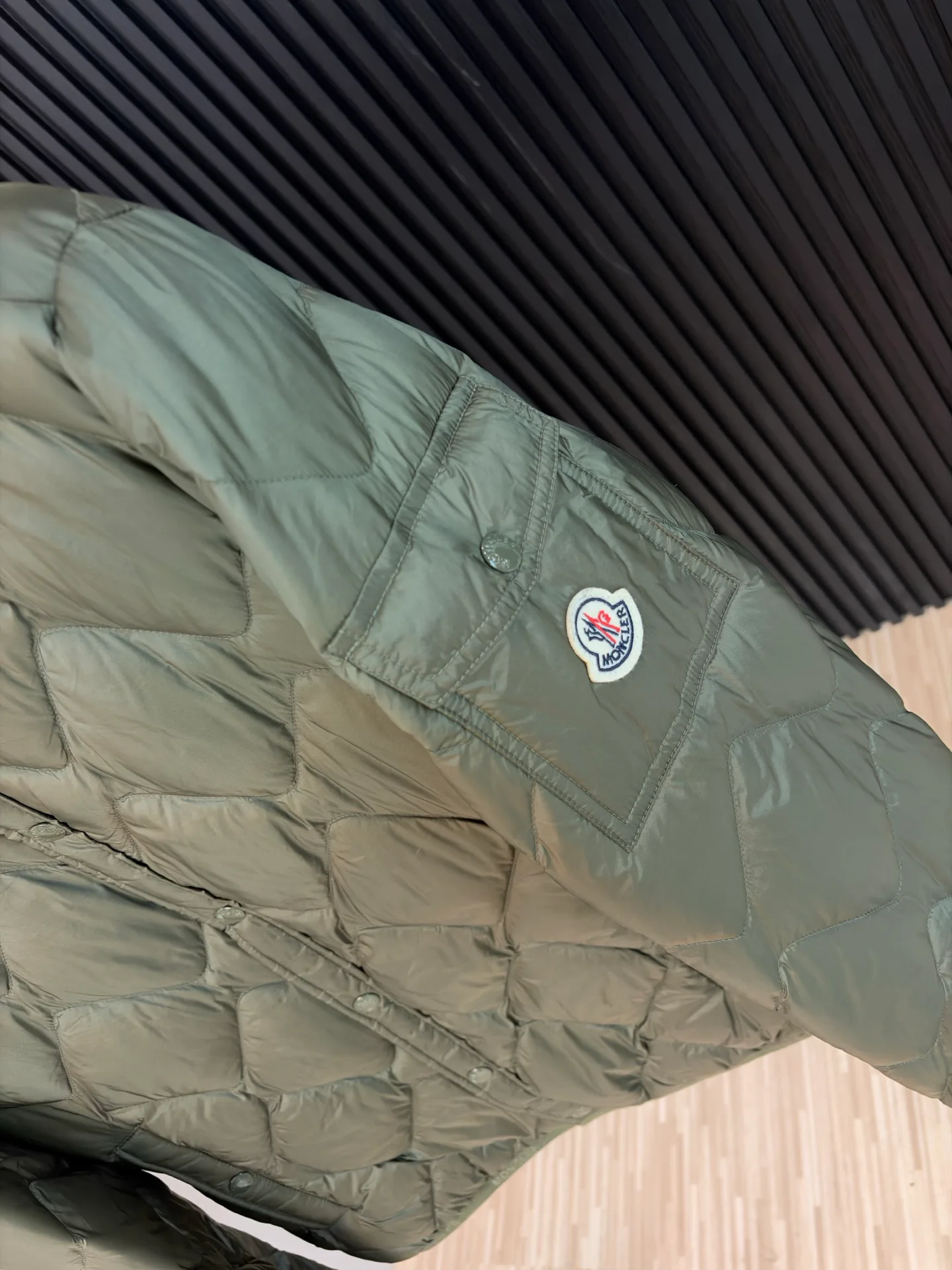 Men's Jackets And Down Jackets MONCLER 17868392