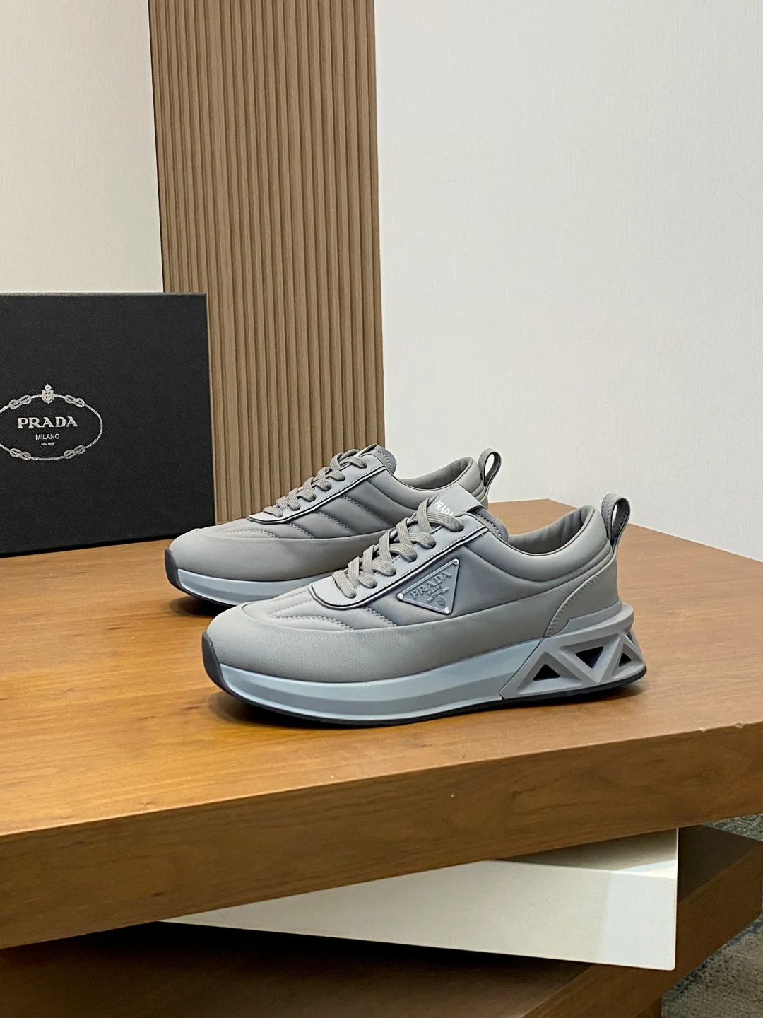 Men's Sneakers PRADA 18116619