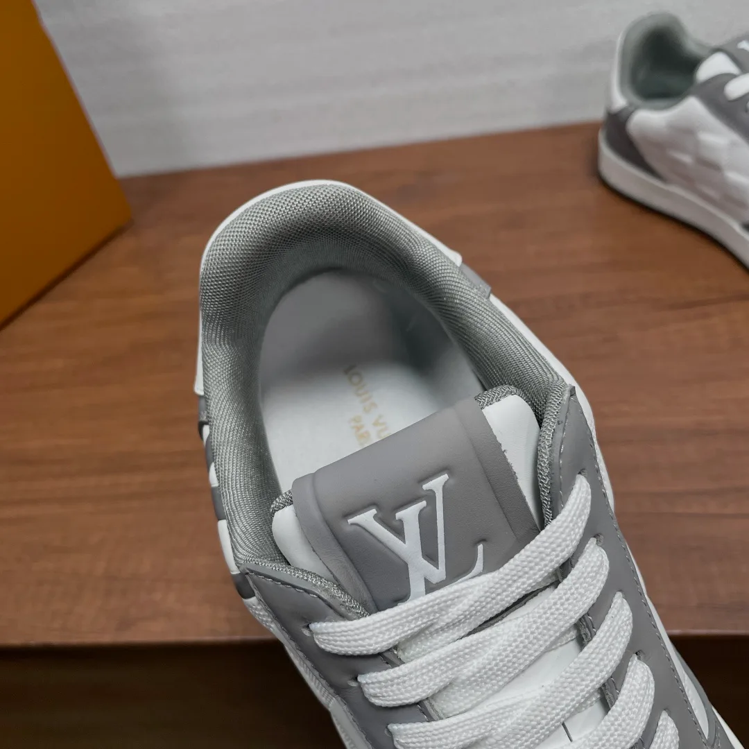 Men's Sneakers LOUIS VUITTON 18197825