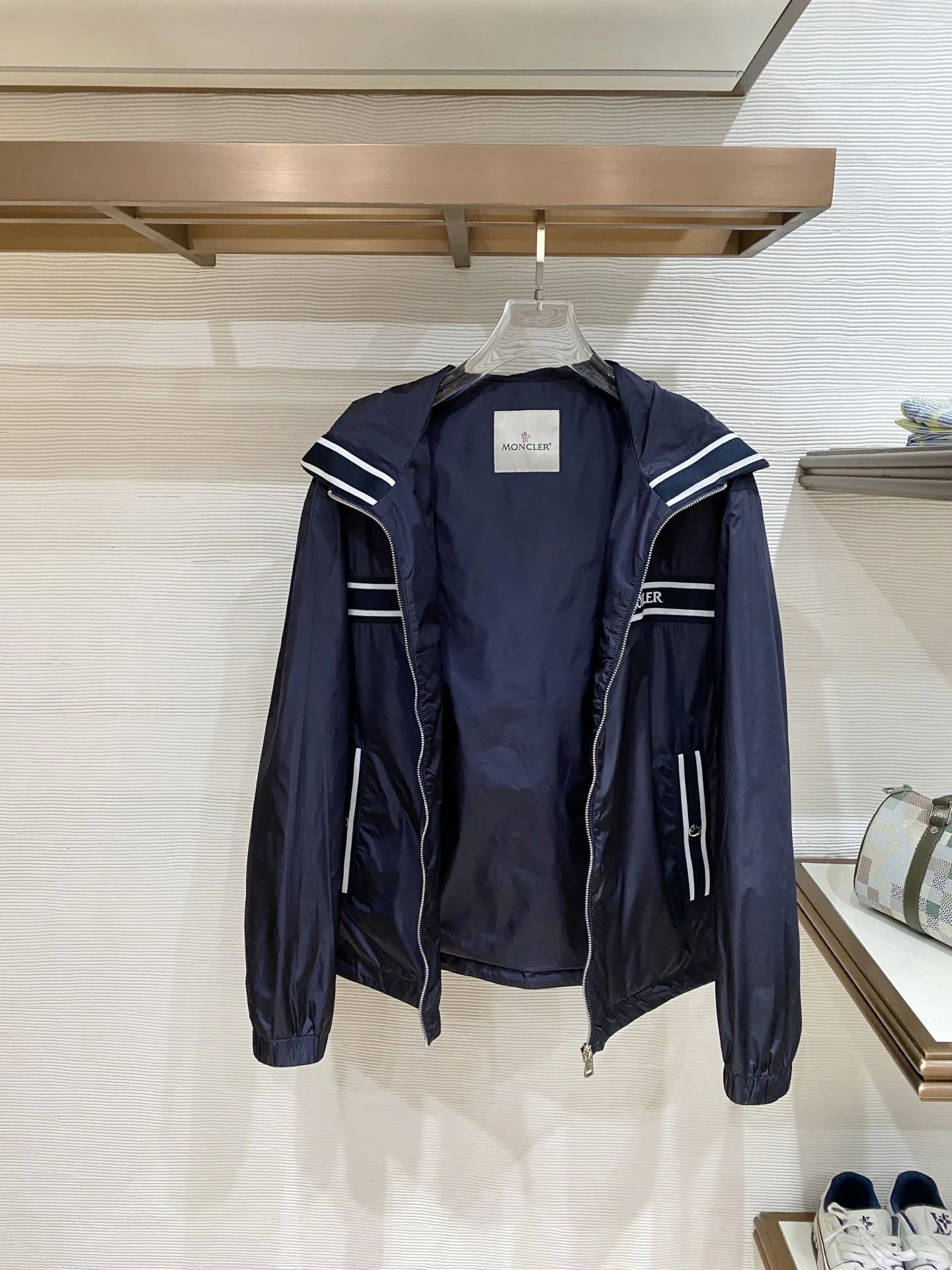 Men's Jackets And Down Jackets MONCLER 18510166