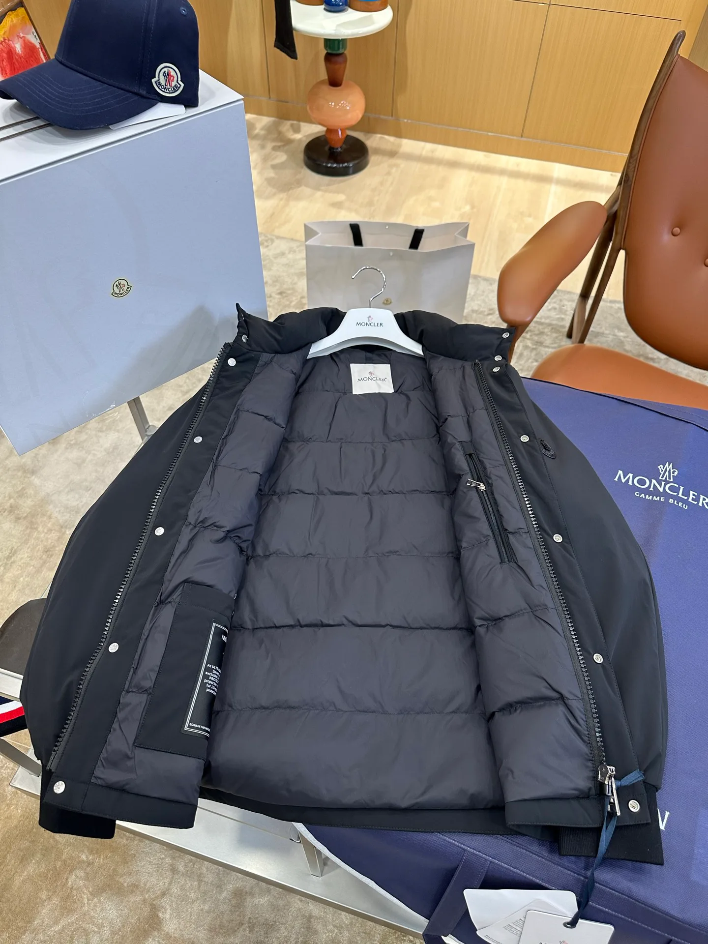 Men's Jackets And Down Jackets MONCLER 18461325