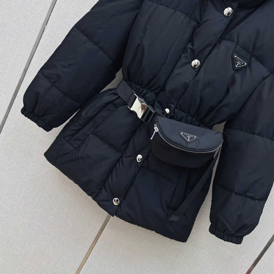 Women's Jackets And Down Jackets PRADA 17984608