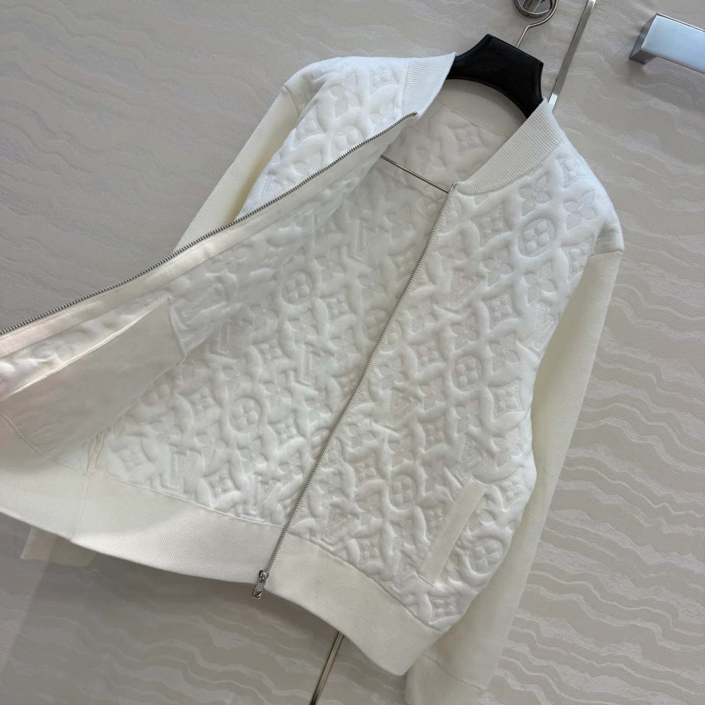 Women's Jackets And Down Jackets LOUIS VUITTON 18439433