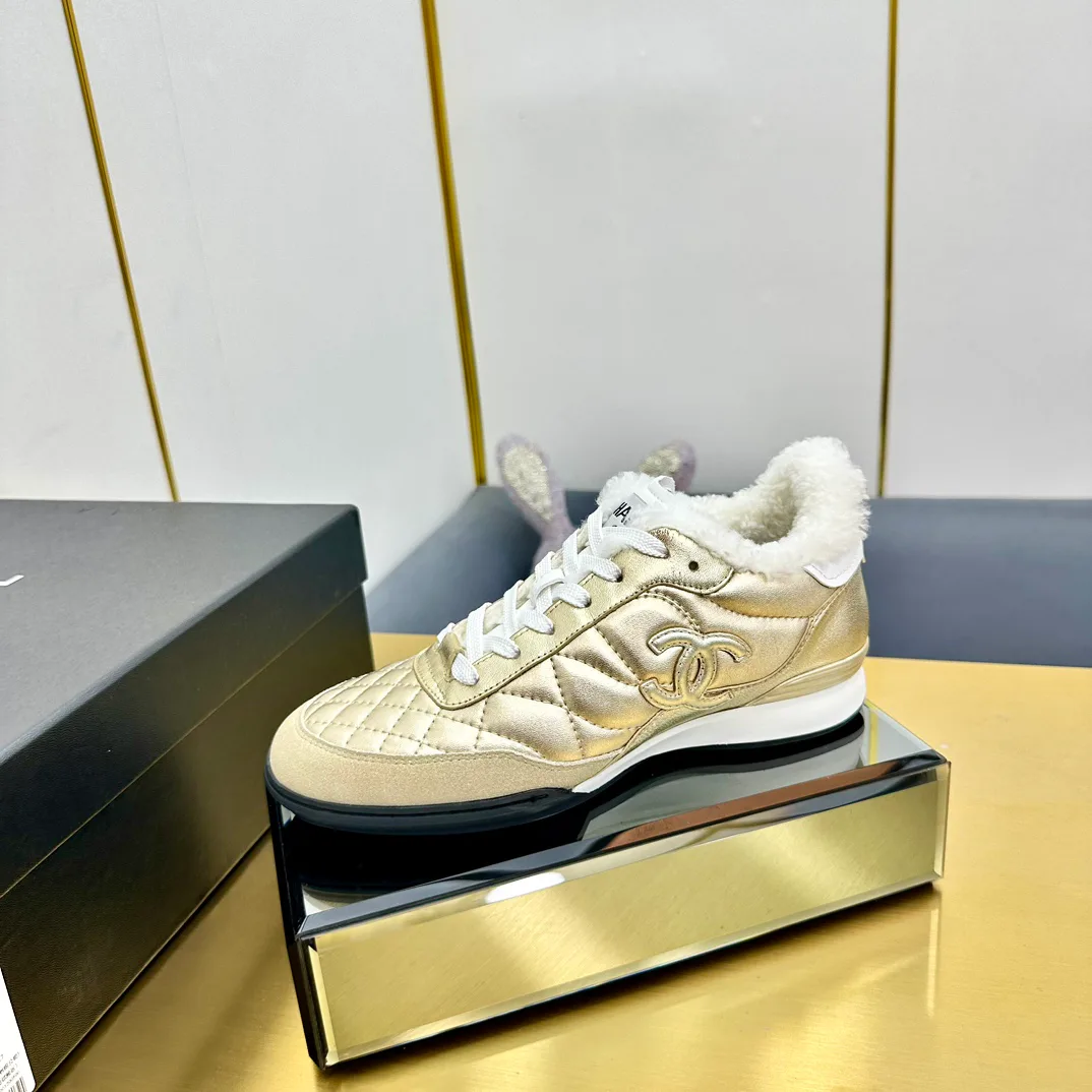 Women's Sneakers CHANEL 17949094