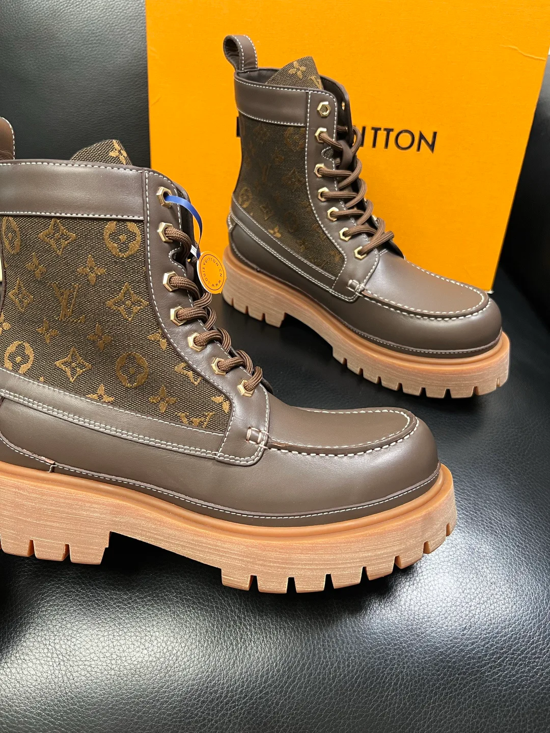 Men's Ankle Boots LOUIS VUITTON 18417485