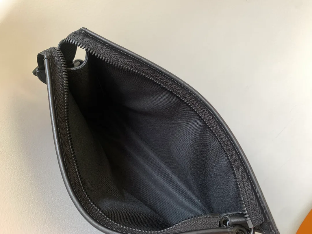 Women's Shoulder Bags LOUIS VUITTON 17904112