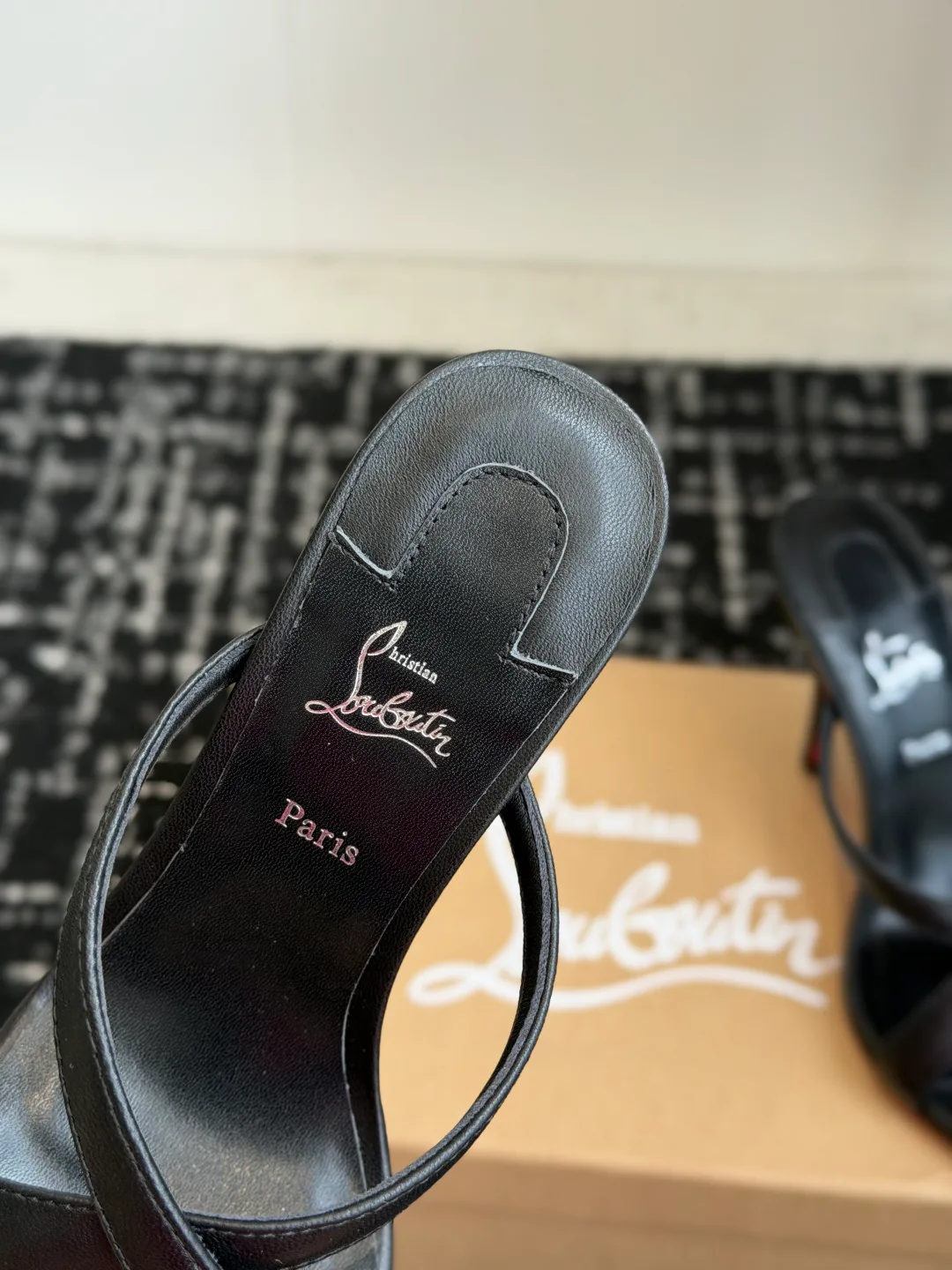 Women's Open-Toe Sandals CHRISTIAN LOUBOUTIN 17936548