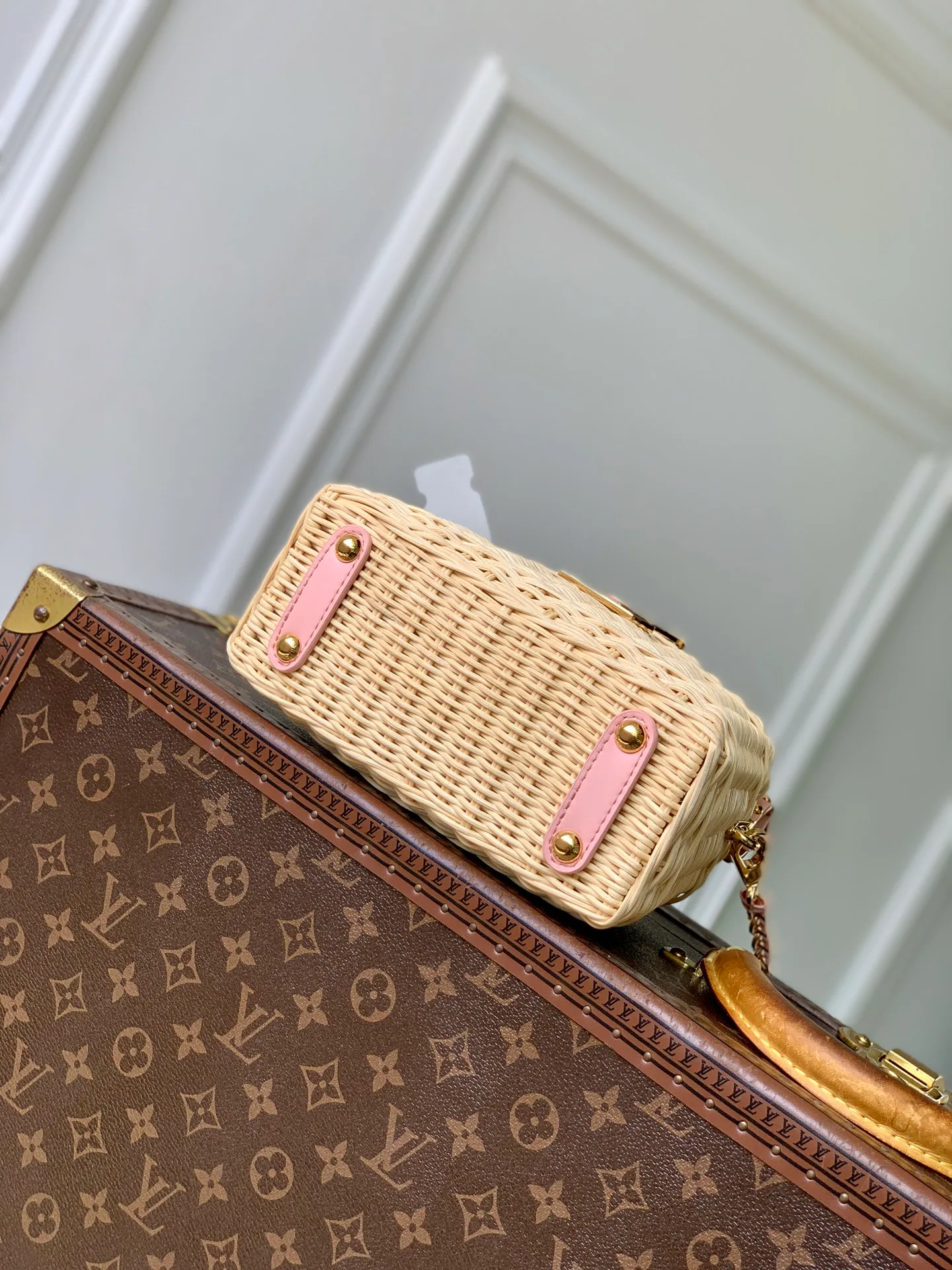 Women's Classic Handbags LOUIS VUITTON 18147578