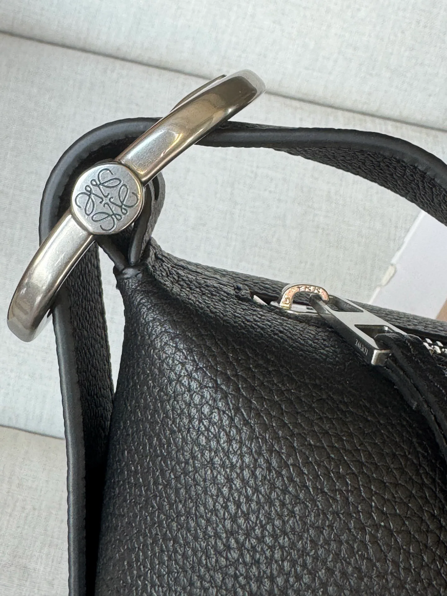 Women's Classic Handbags LOEWE 18177576