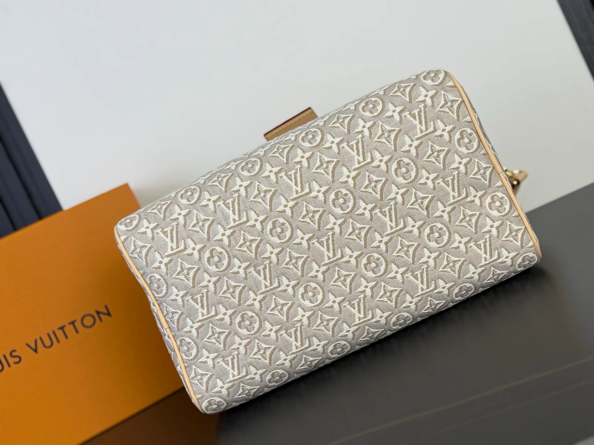 Women's Classic Handbags LOUIS VUITTON 17882521