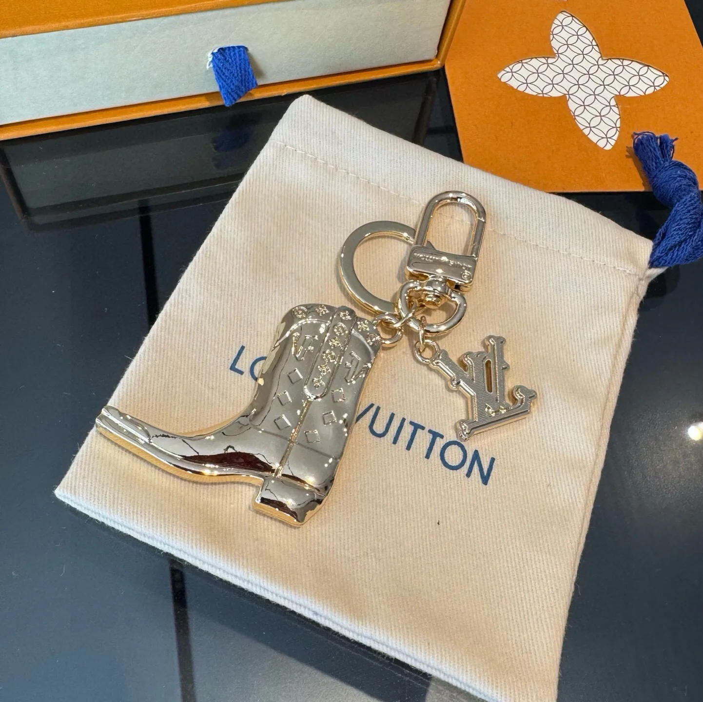Key Cases LOUIS VUITTON 18013308