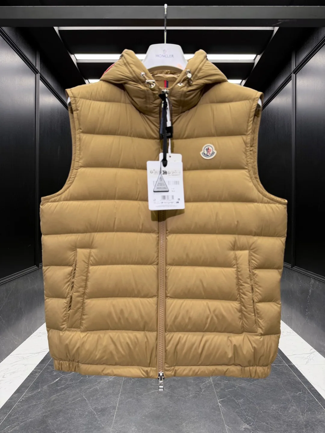 Men's Vests MONCLER 18416853