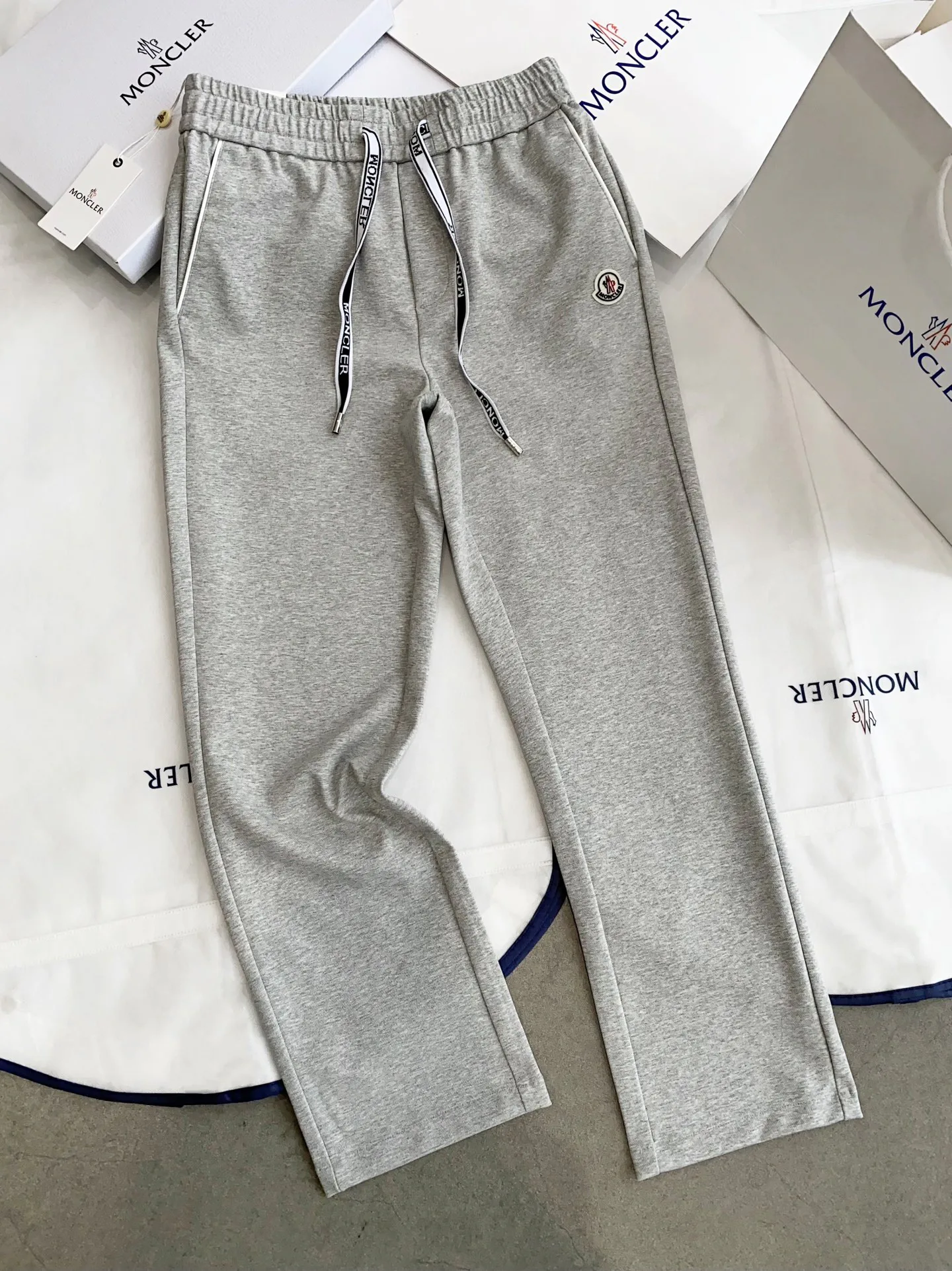 Men's Trousers MONCLER 17973351