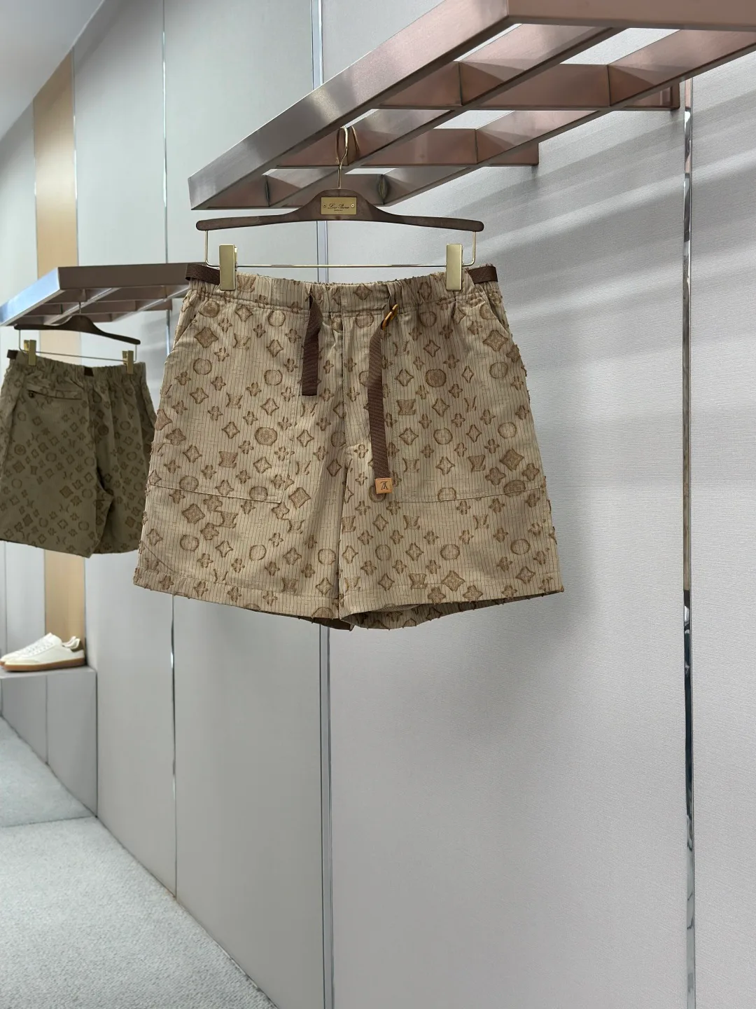 Men's Shorts LOUIS VUITTON 17468323