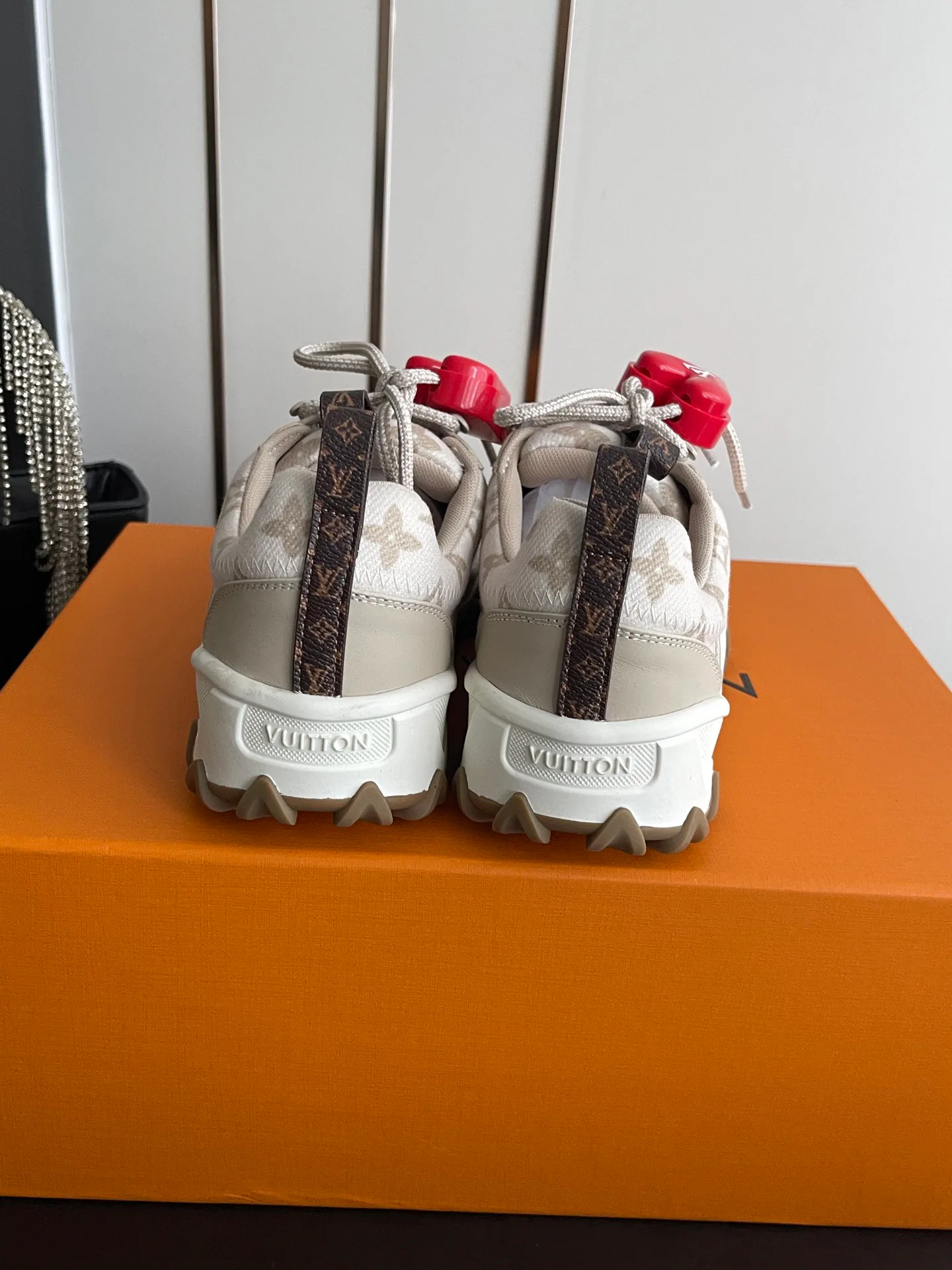 Women's Sneakers LOUIS VUITTON 17554377