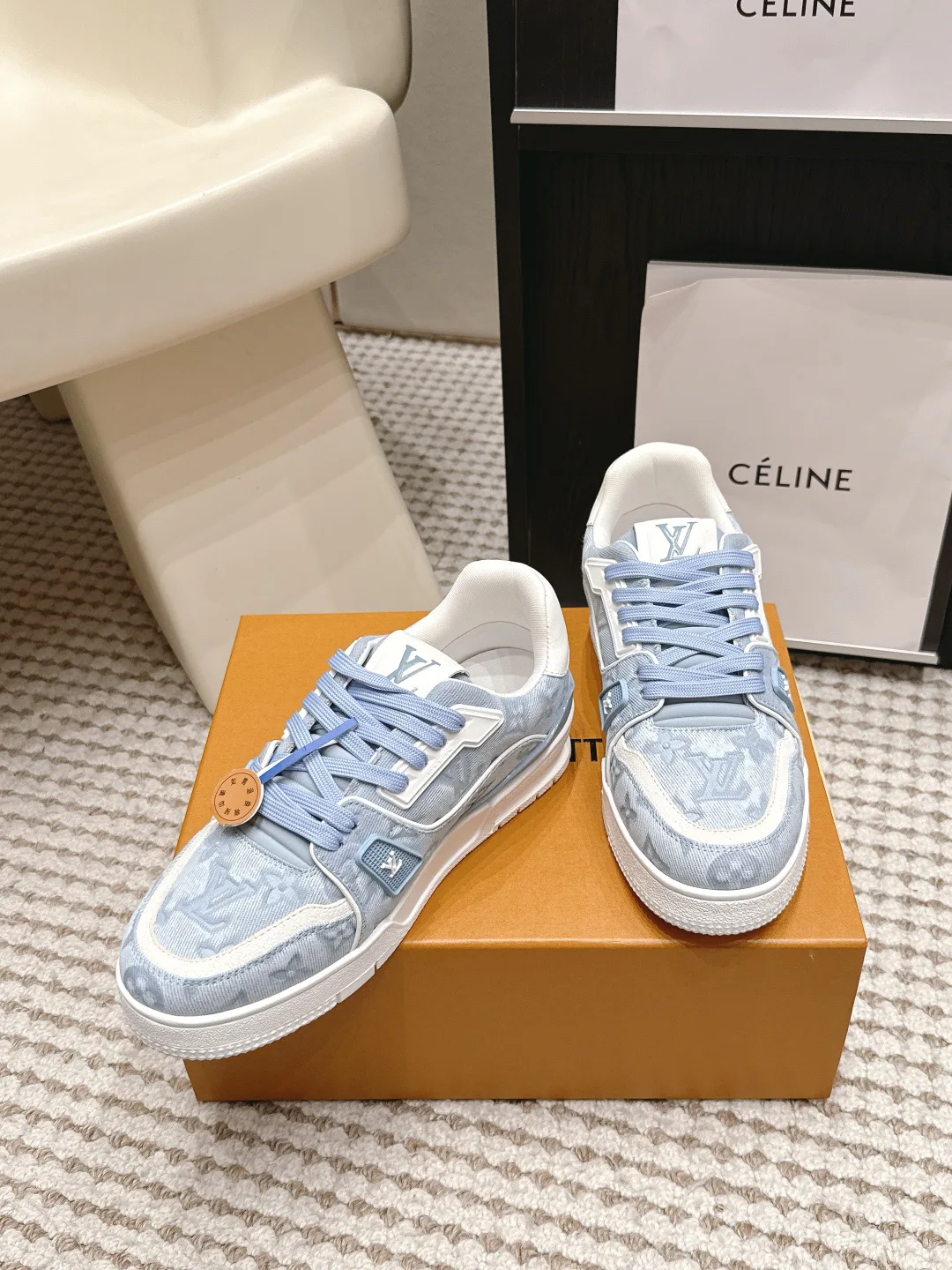 Women's Sneakers LOUIS VUITTON 17657682