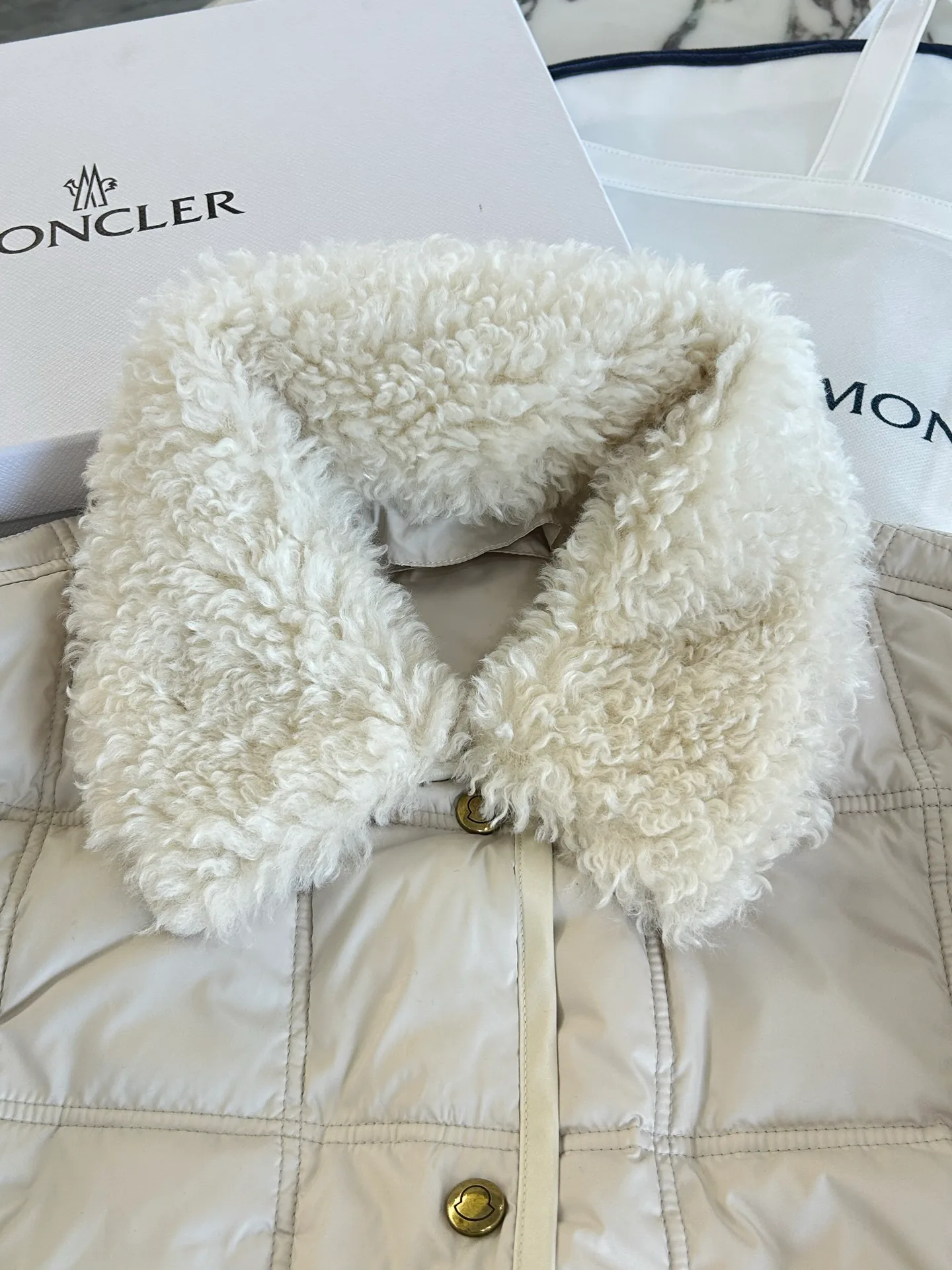 Men's Jackets And Down Jackets MONCLER 18330389