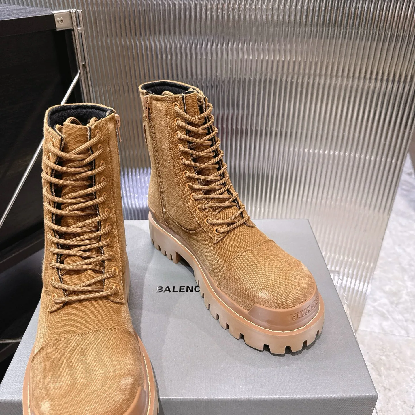 Ботинки Мужские Balenciaga 18598036