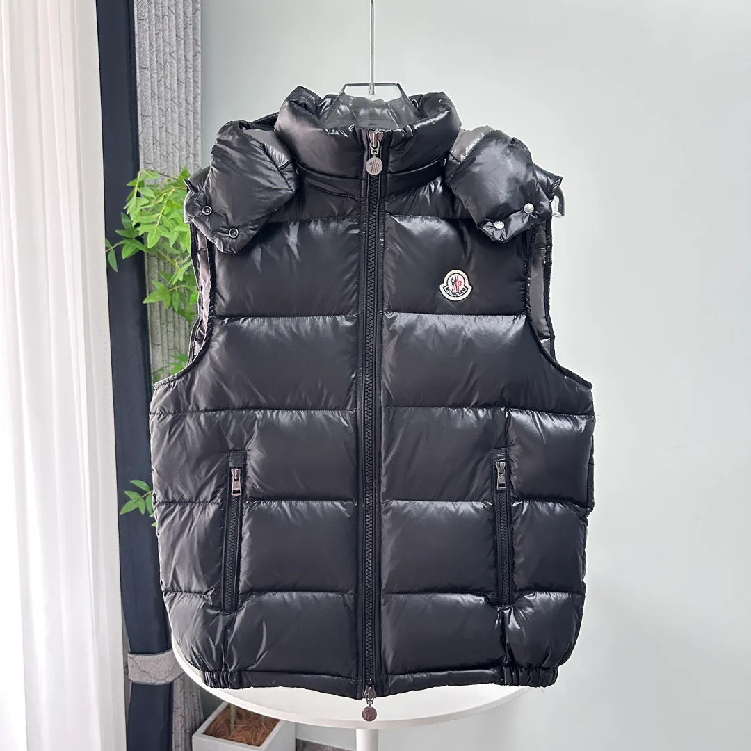 Women's Jackets And Down Jackets MONCLER 18129812