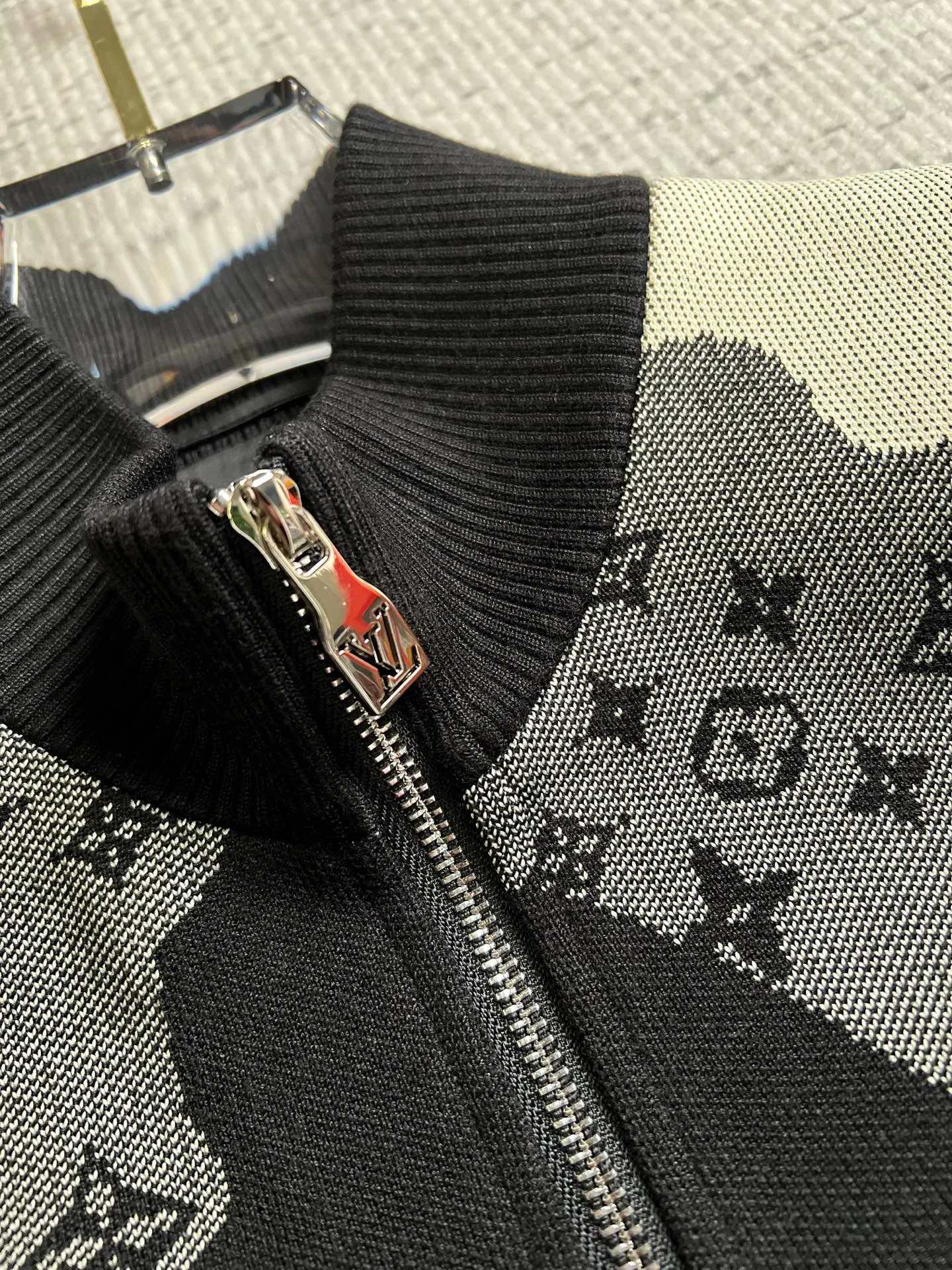 Men's Jackets And Down Jackets LOUIS VUITTON 18098408