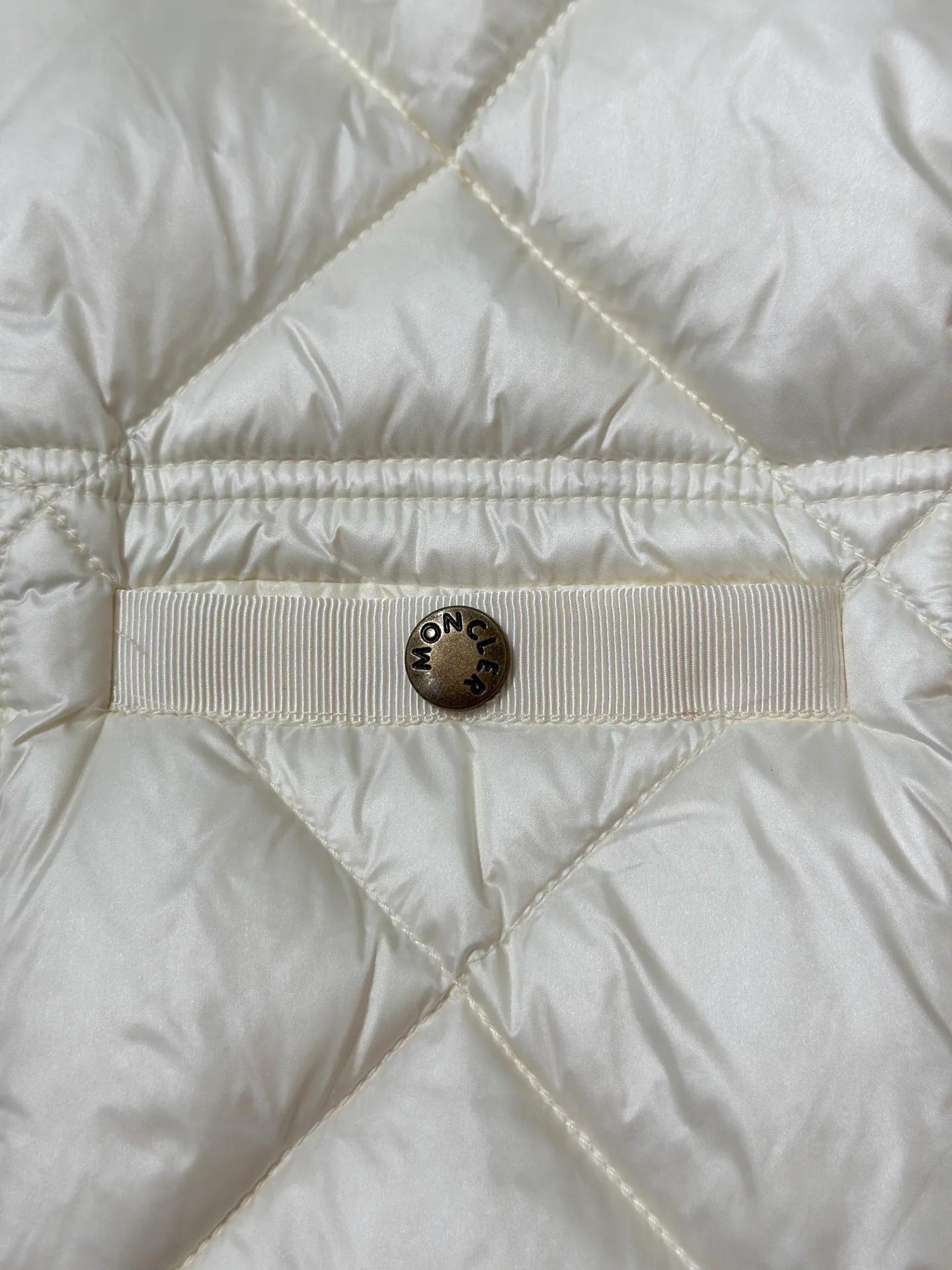 Women's Jackets And Down Jackets MONCLER 18106079
