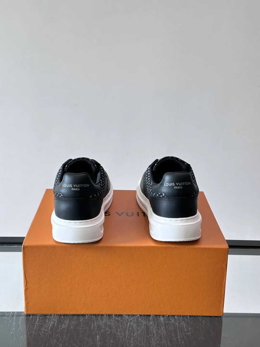 Women's Sneakers LOUIS VUITTON 18102291