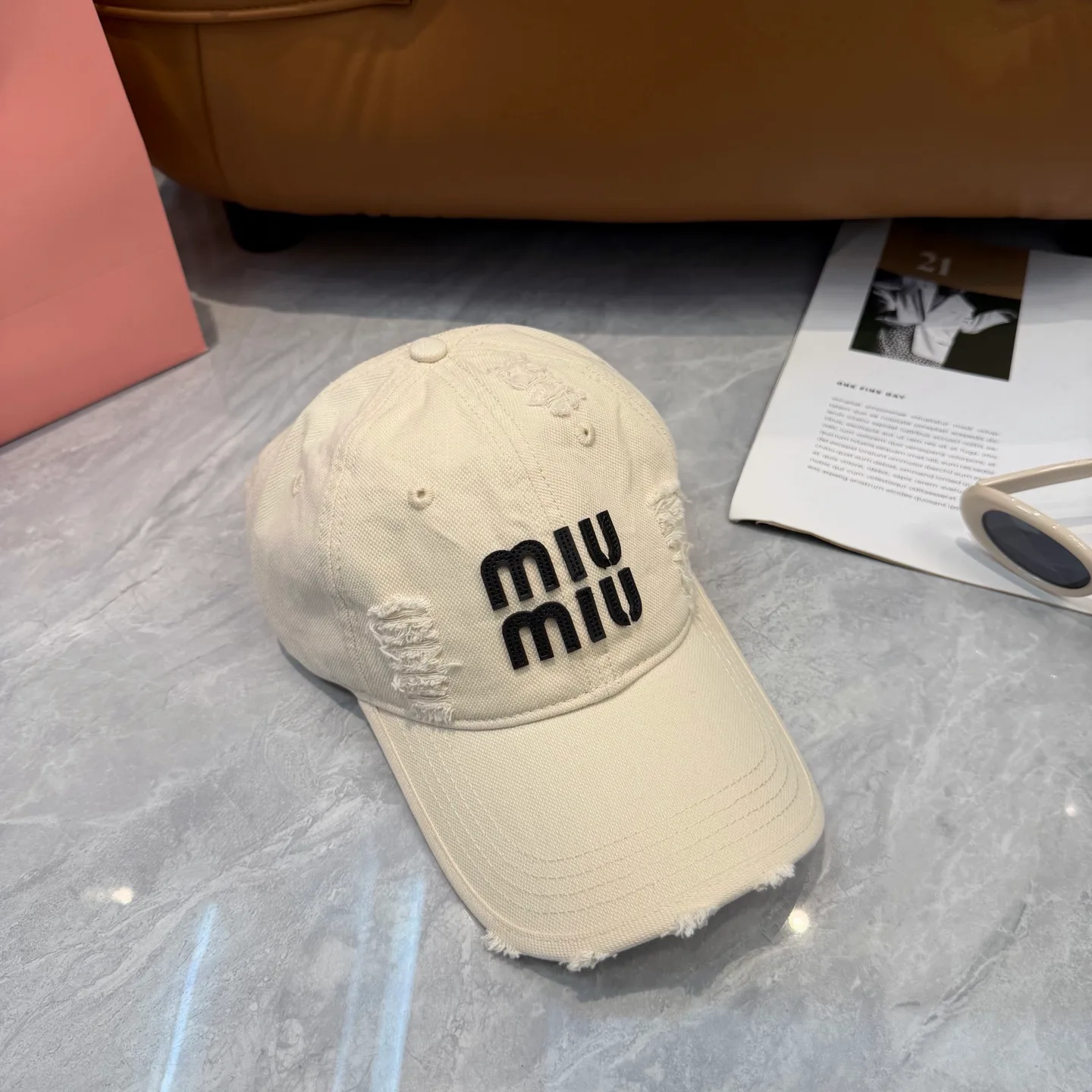 Hats MIU MIU 16853103