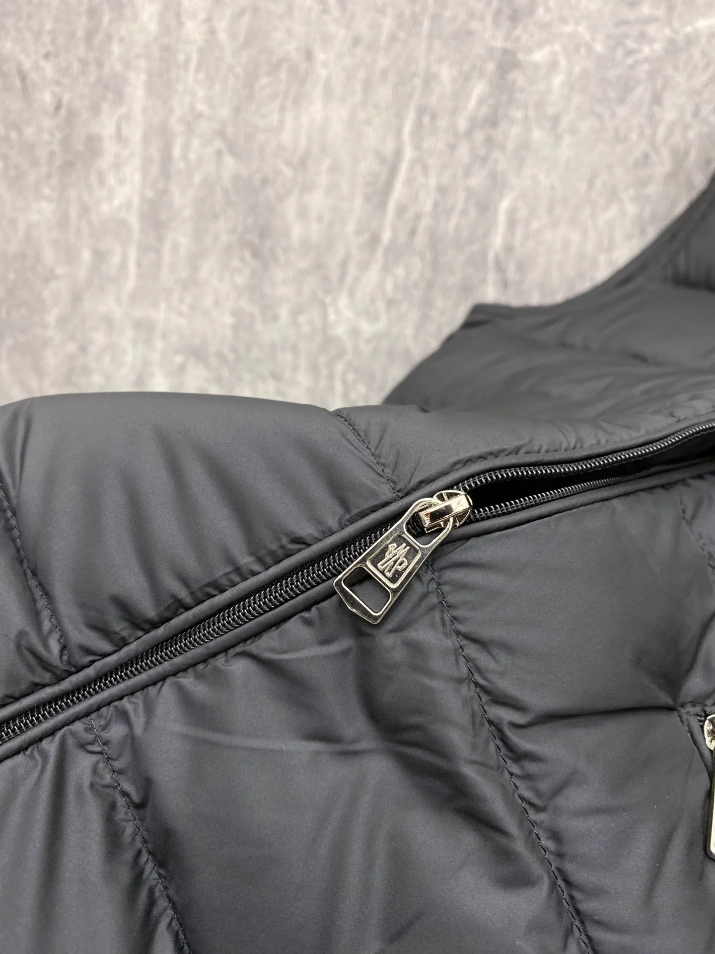 Жилеты Мужские Moncler 18596392